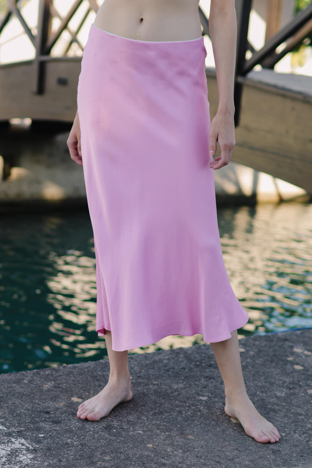 Μίντι φούστα σε όψη σατέν