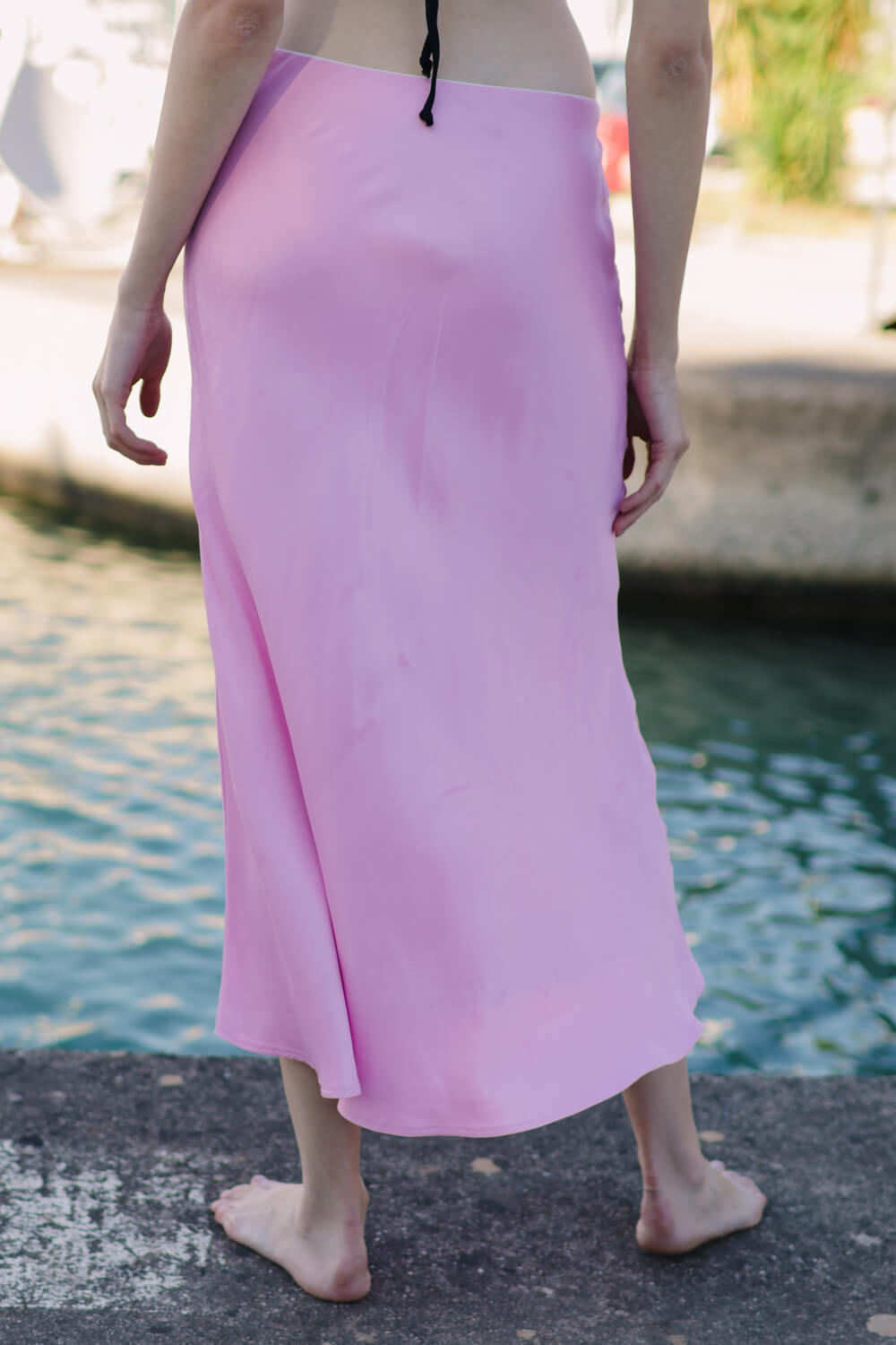 Μίντι φούστα σε όψη σατέν