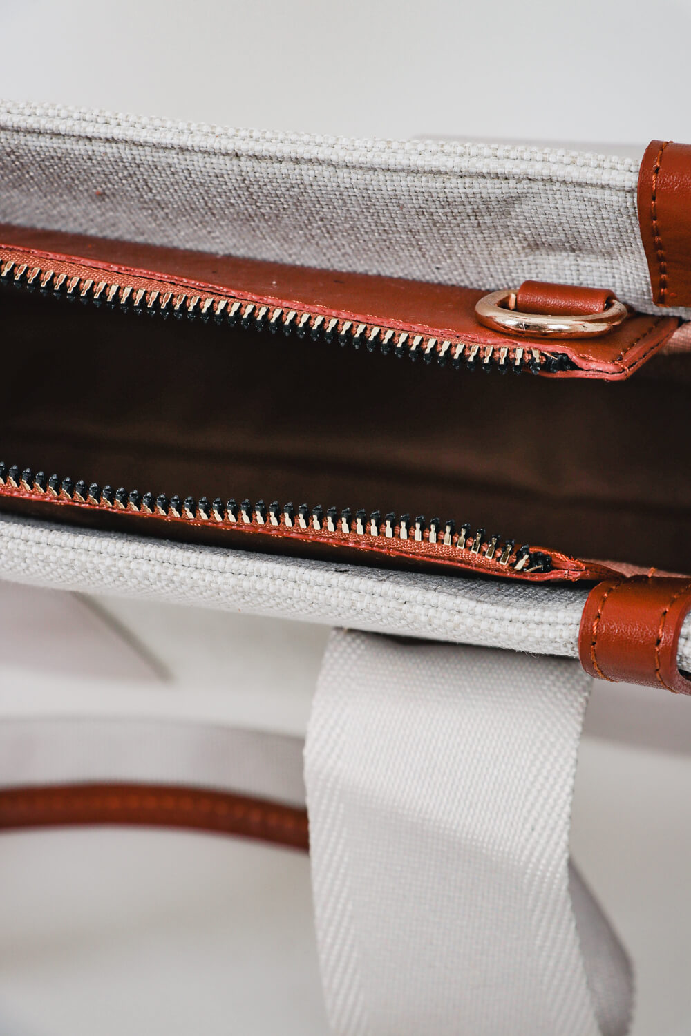 Τσάντα τύπου καμβά