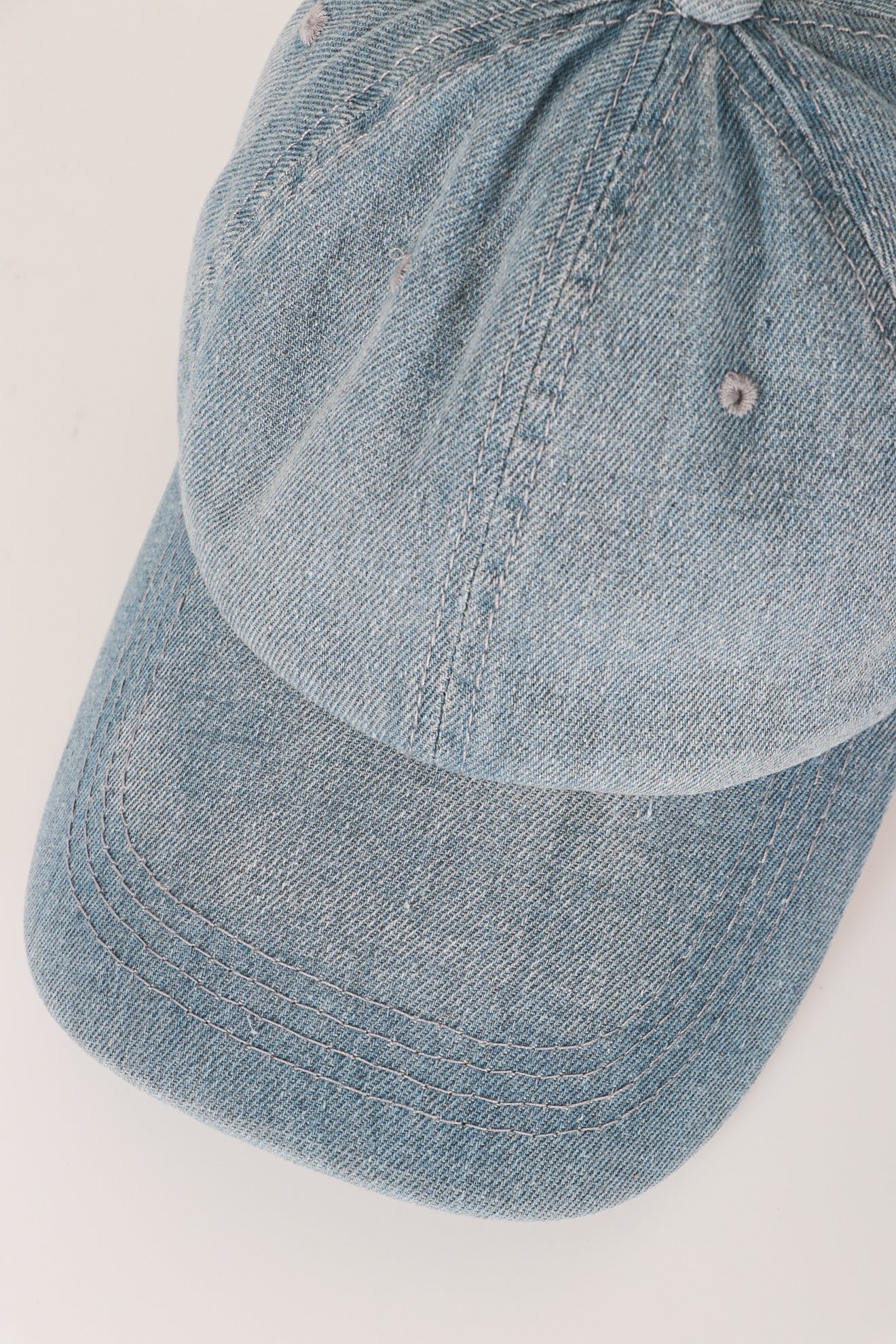 Καπέλο τζόκεϊ με ξέβαμμα