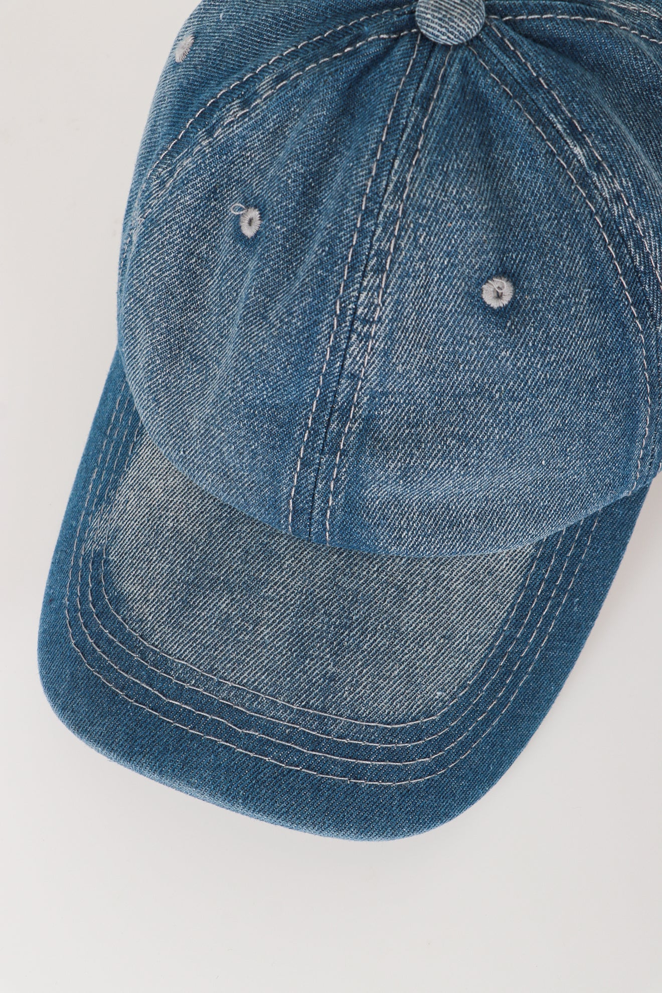 Καπέλο τζόκεϊ με ξέβαμμα