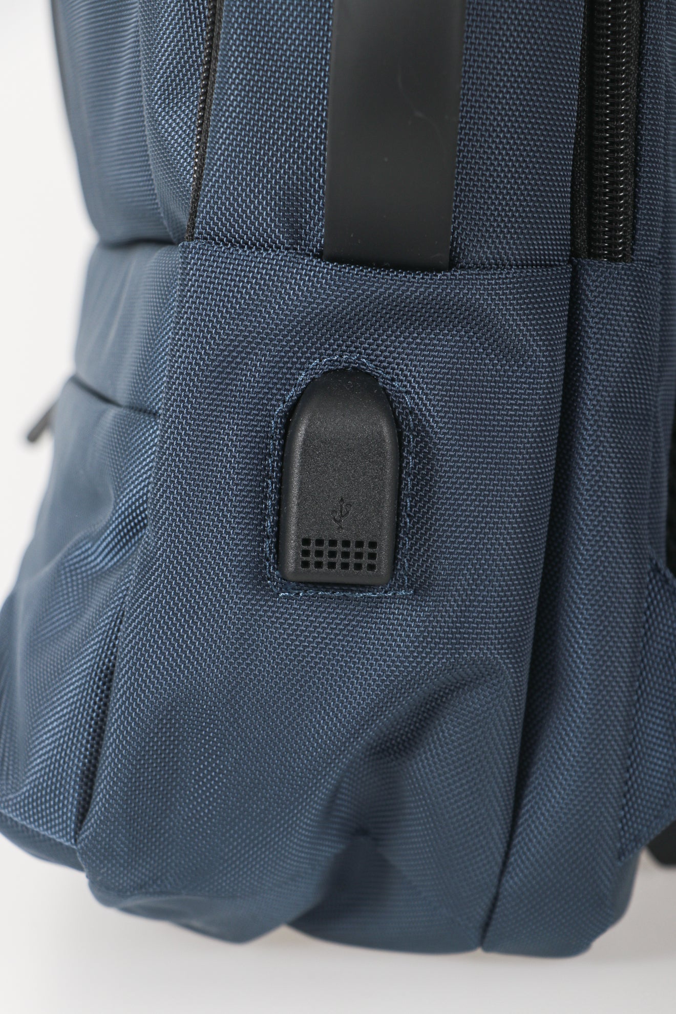 Σακίδιο από ανάγλυφο ύφασμα