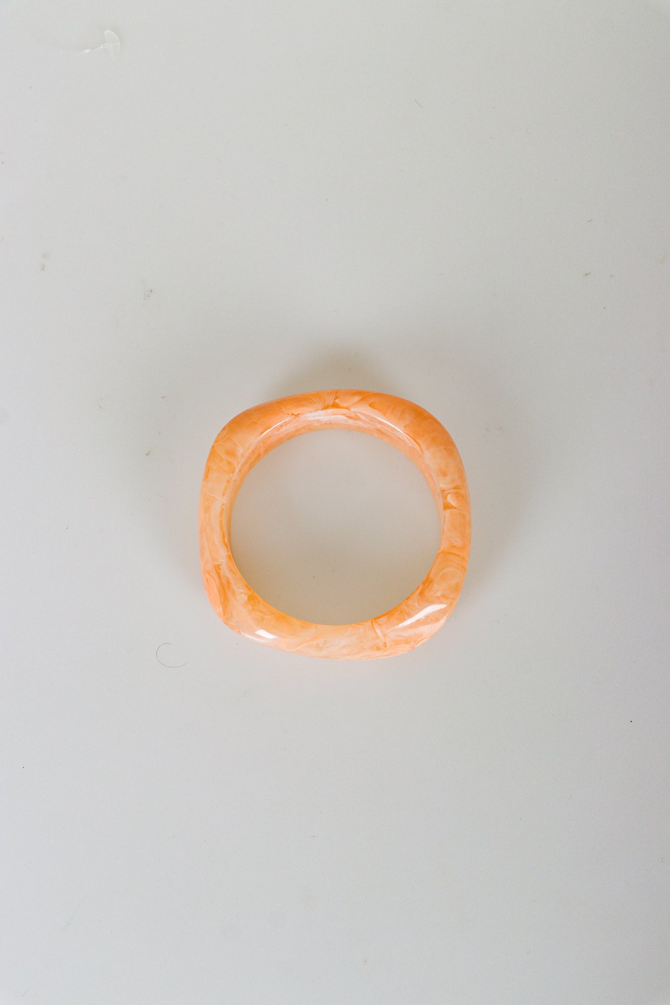 Κοκκάλινο βραχιόλι