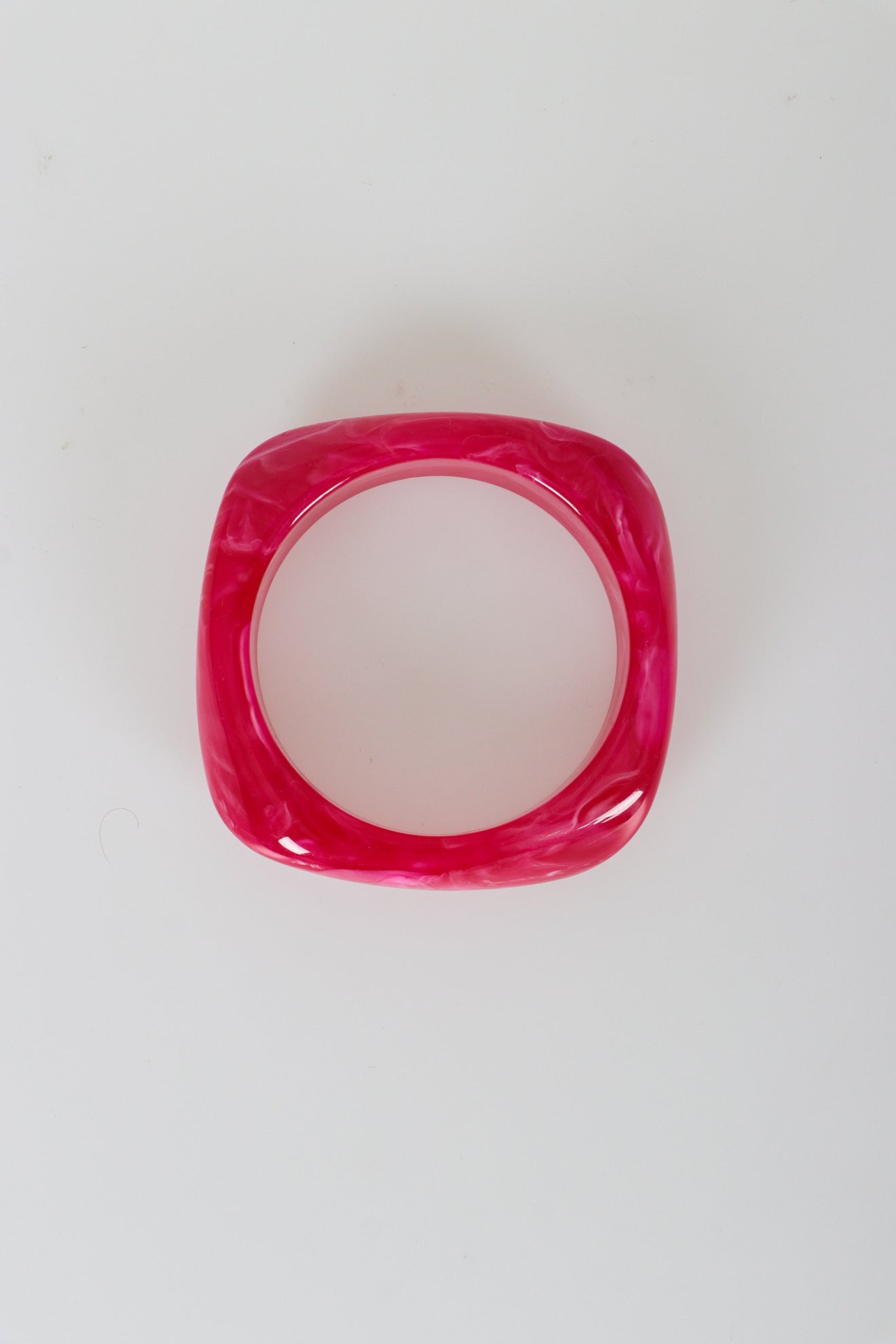 Κοκκάλινο βραχιόλι