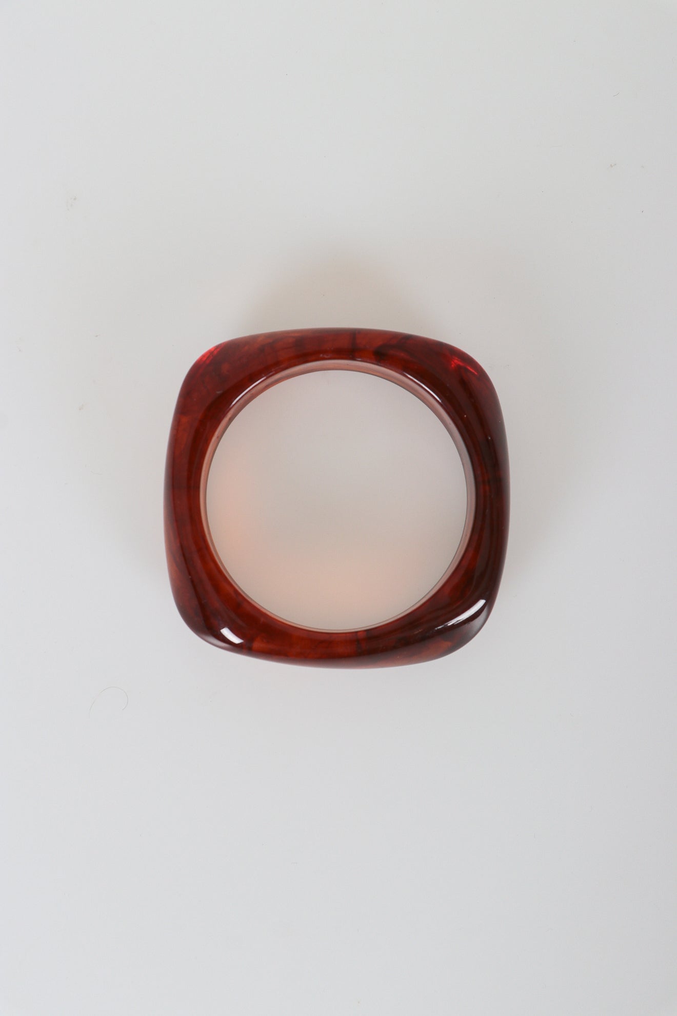 Κοκκάλινο βραχιόλι