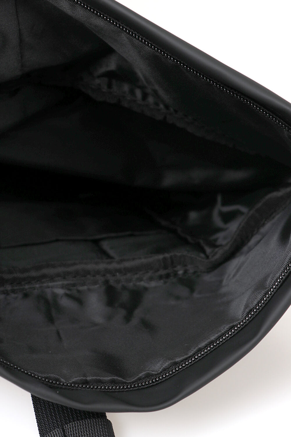 Σακίδιο με καπάκι και αγκράφα