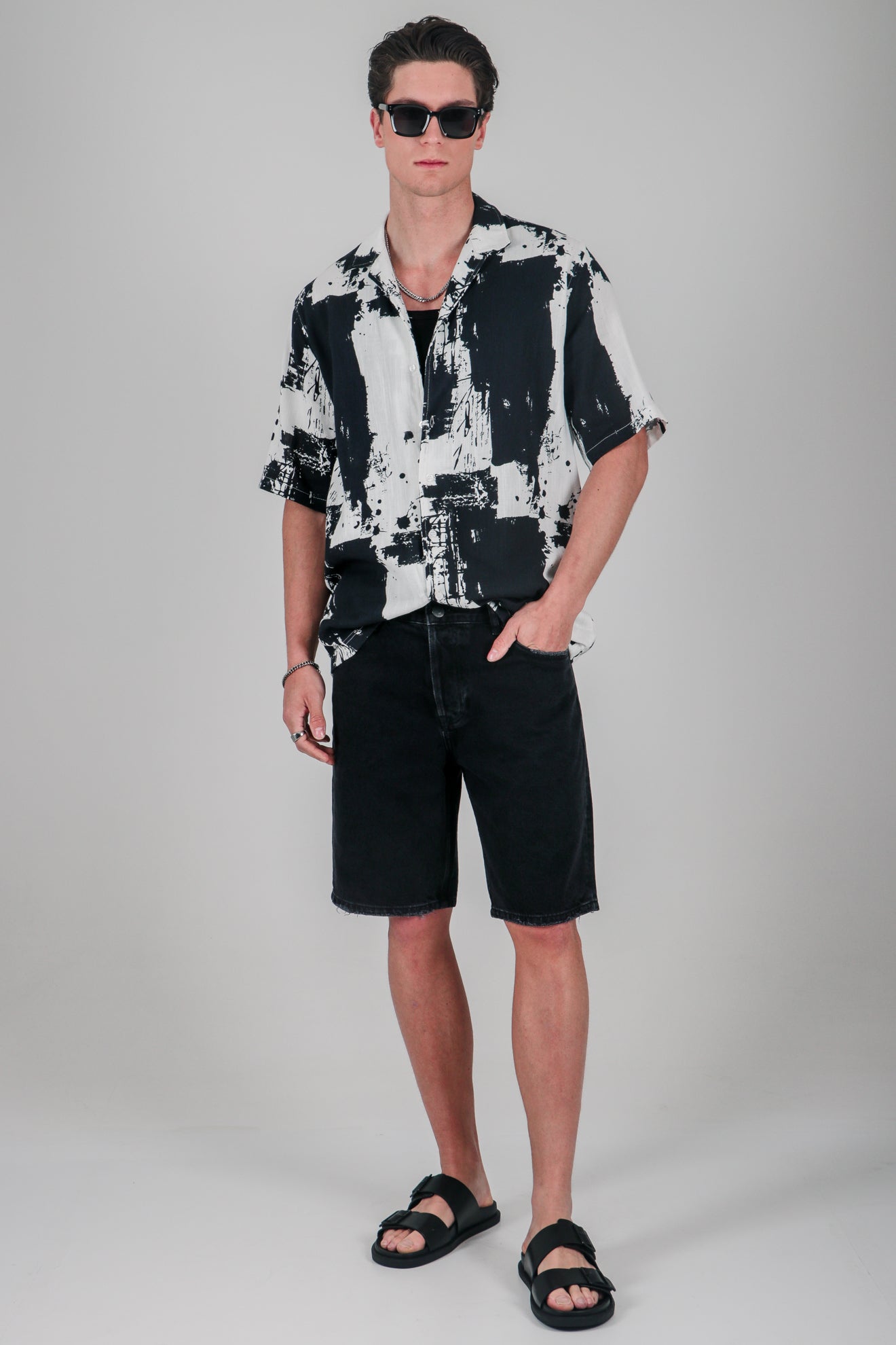 Πουκάμισο με αφηρημένο τύπωμα