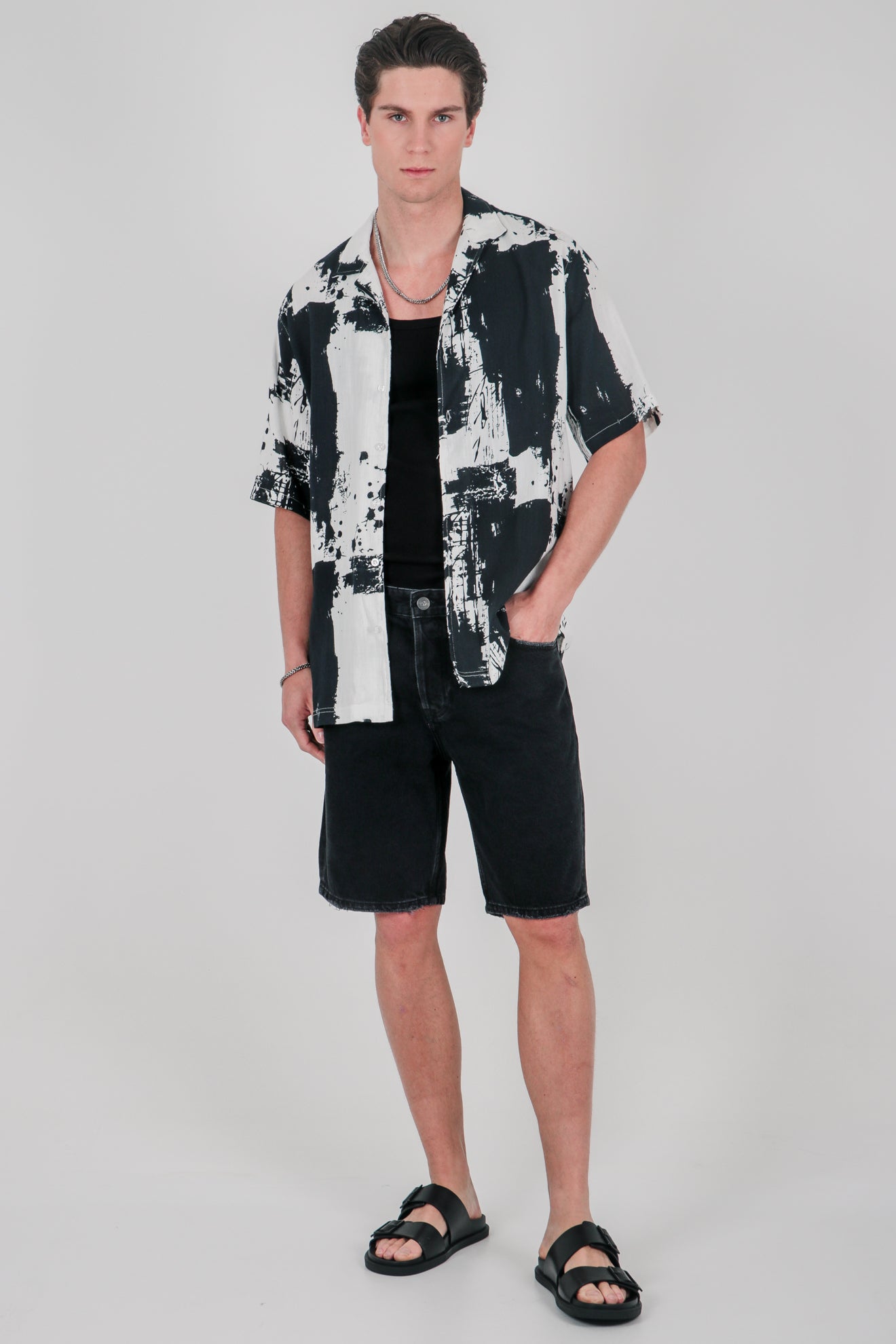 Πουκάμισο με αφηρημένο τύπωμα