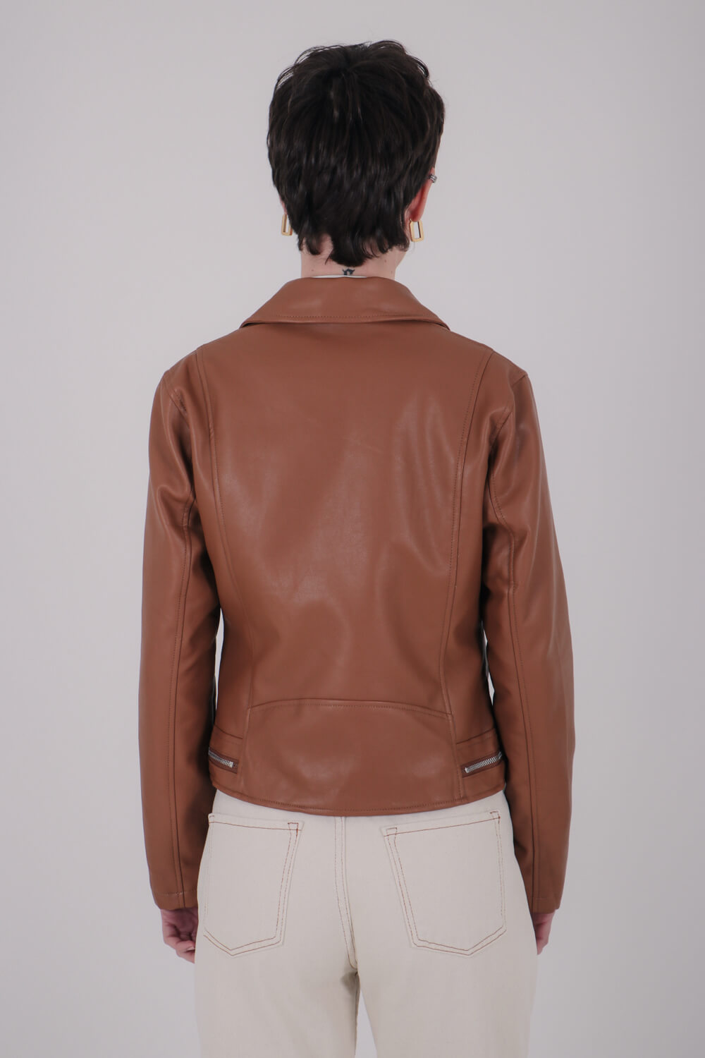 Μπουφάν με φερμουάρ και υφή δέρματος