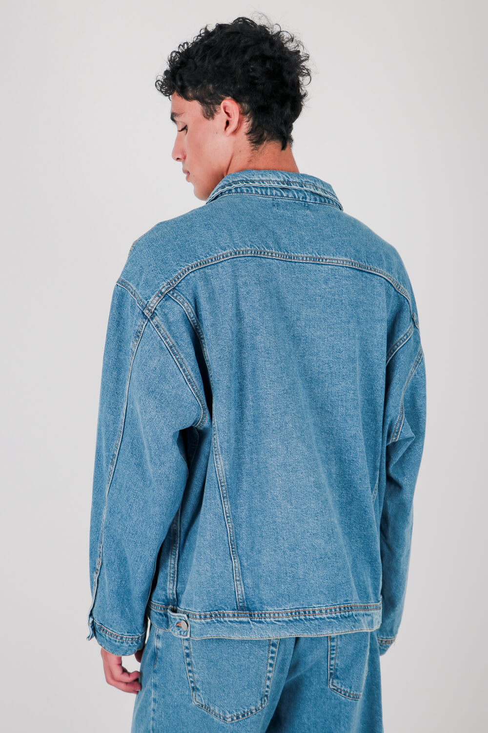 Μπουφάν ντένιμ boxy fit