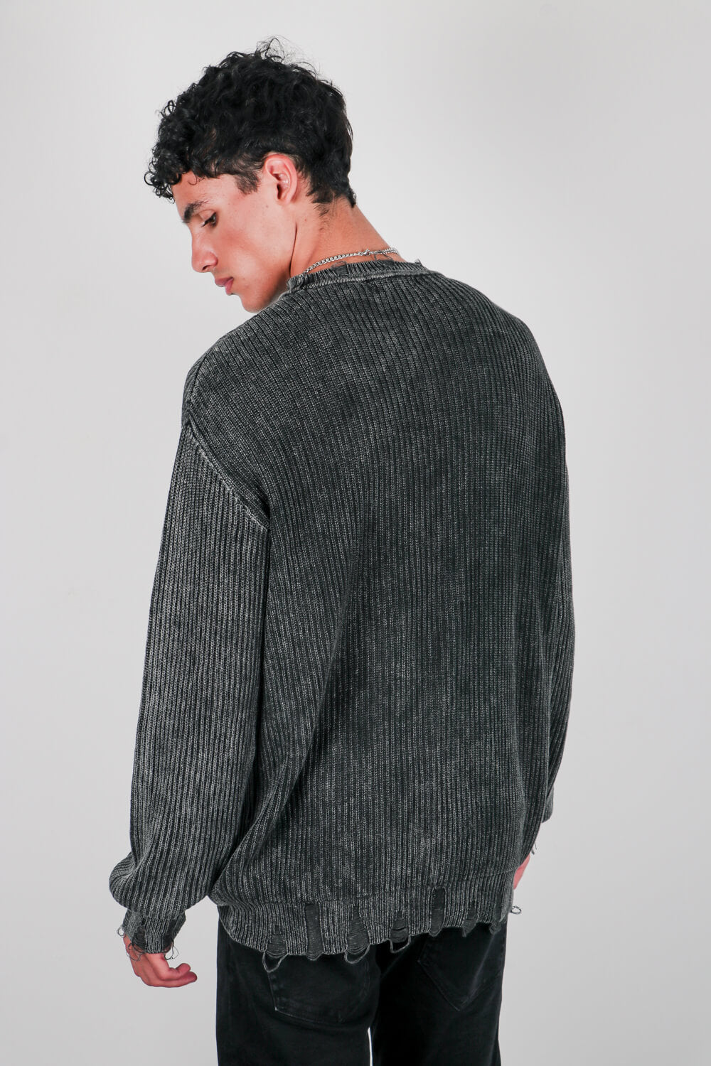 Πλεκτή μπλούζα με φθορές