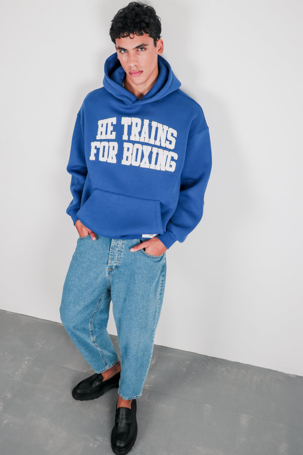 Φούτερ με κουκούλα trains for boxing