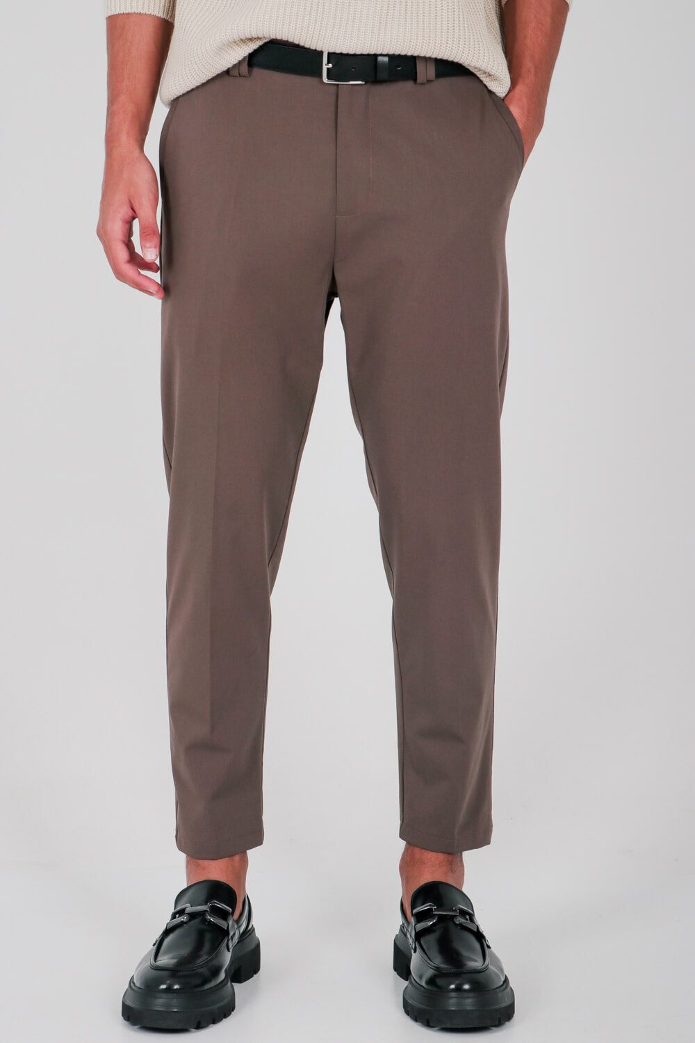 Παντελόνι slim fit με μάκρος cropped