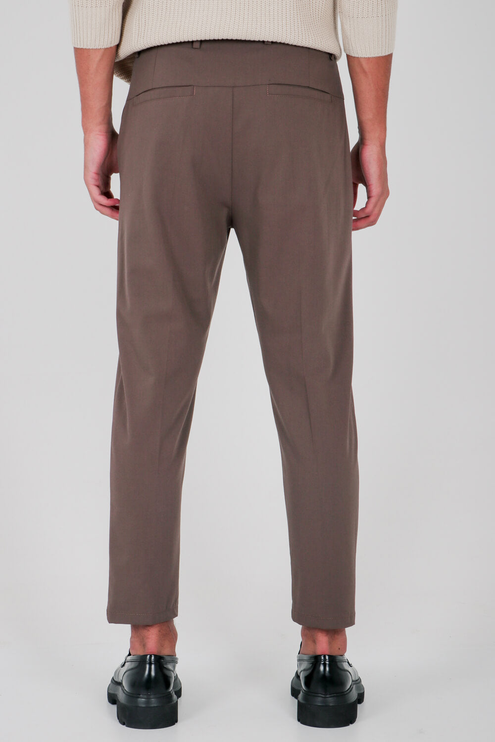 Παντελόνι slim fit με μάκρος cropped