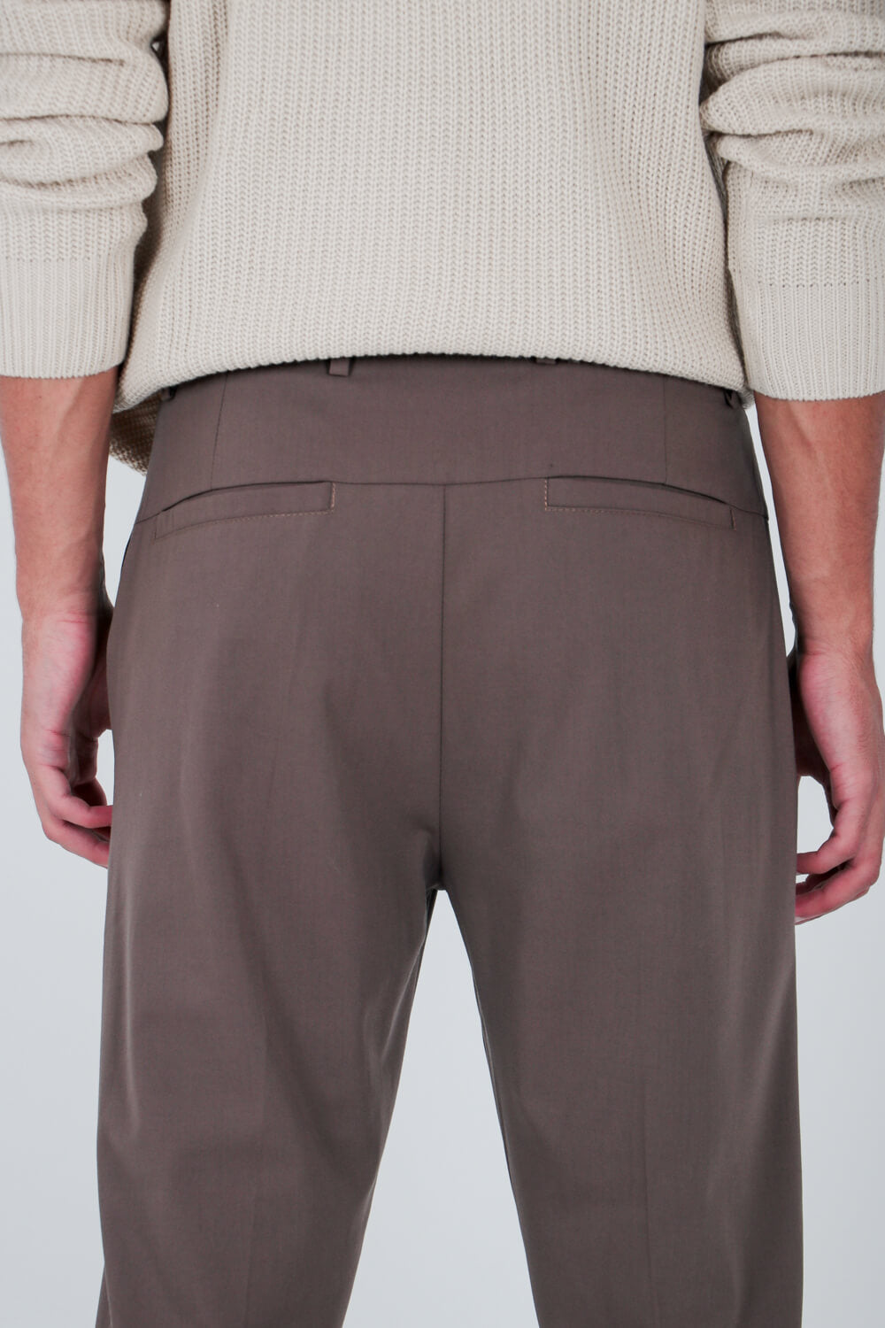 Παντελόνι slim fit με μάκρος cropped