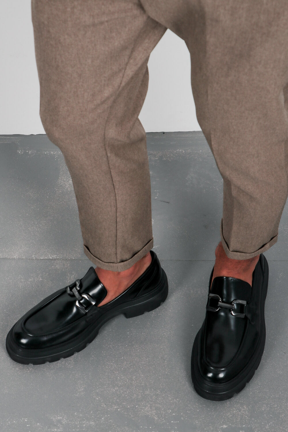 Δερμάτινο μοκασίνι με μεταλλική αγκράφα