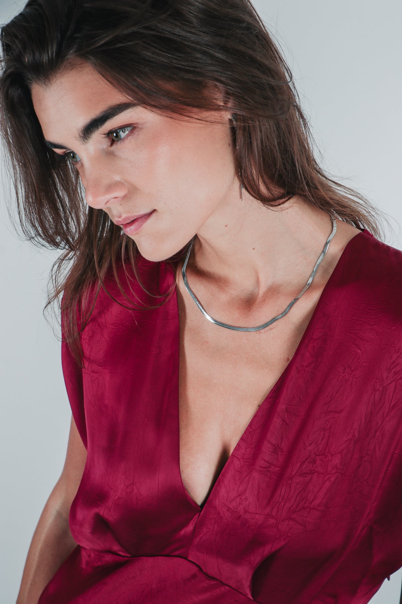 Σατινέ μίντι φόρεμα