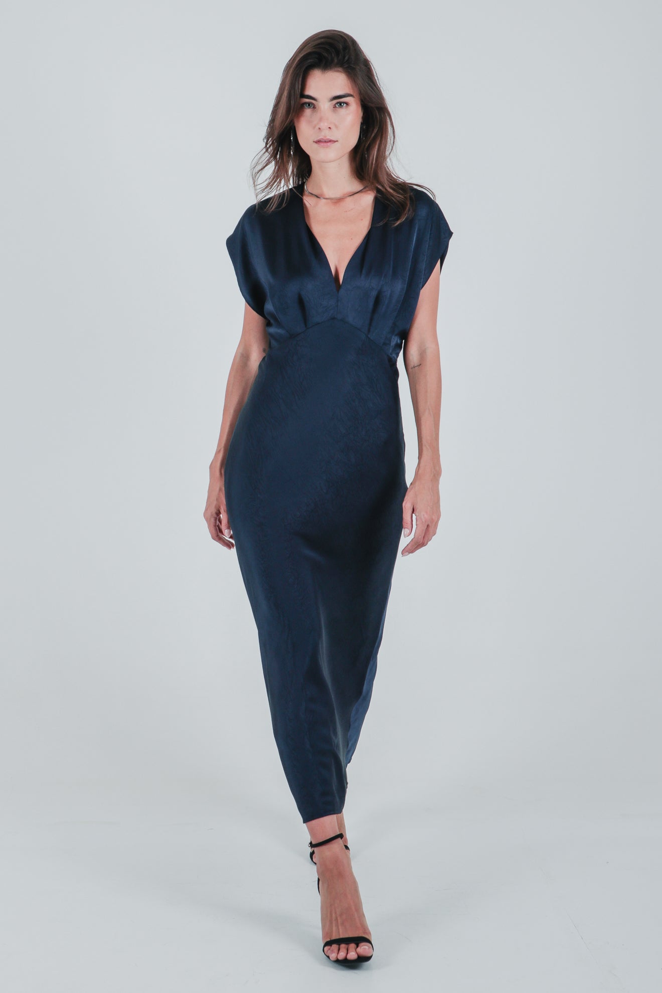 Σατινέ μίντι φόρεμα