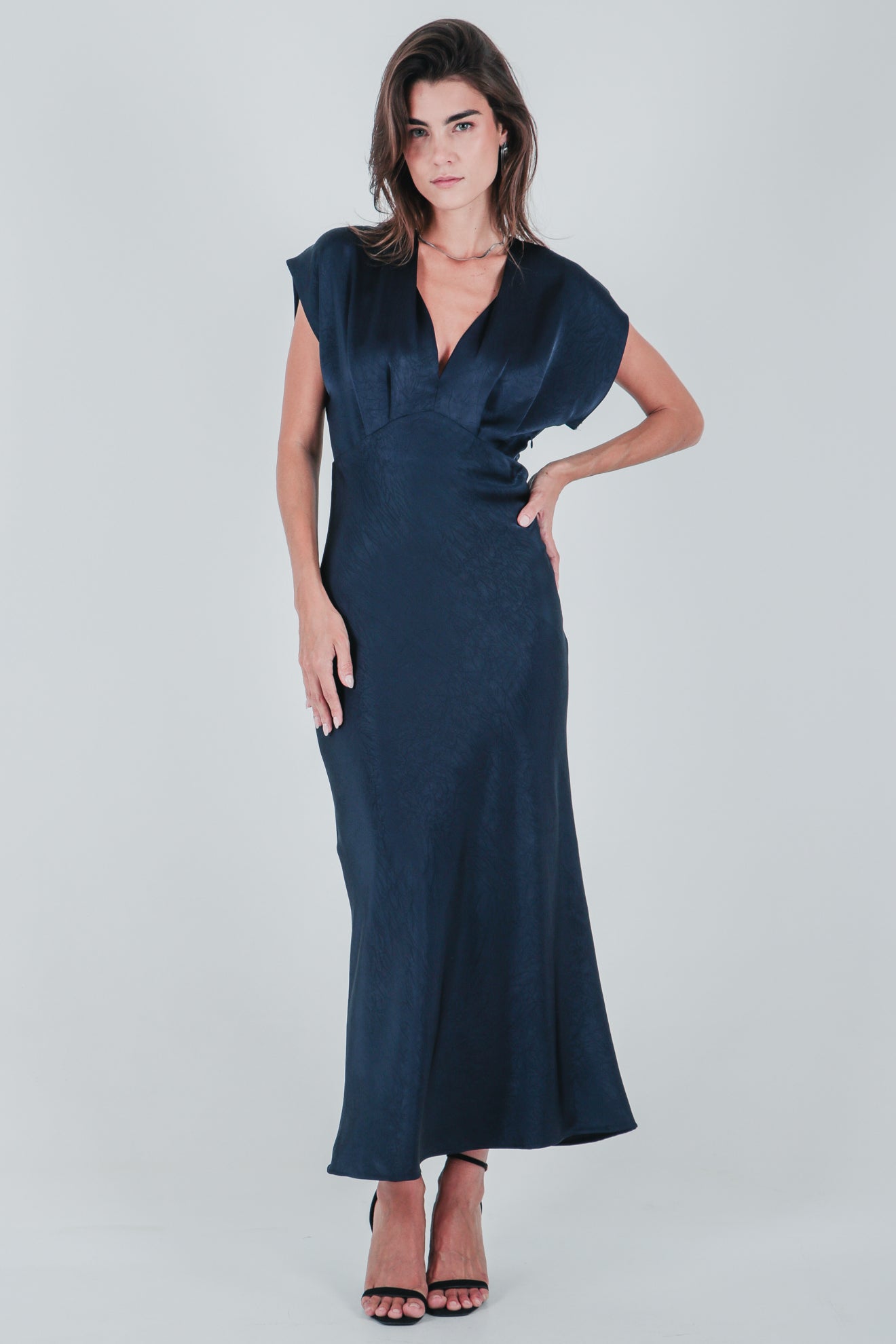 Σατινέ μίντι φόρεμα