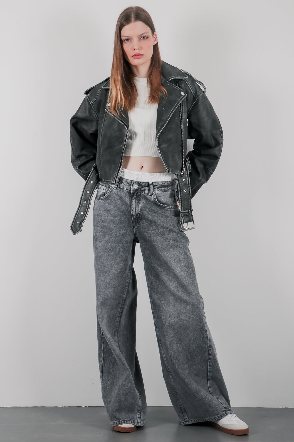 Μπουφάν biker crop με υφή δέρματος