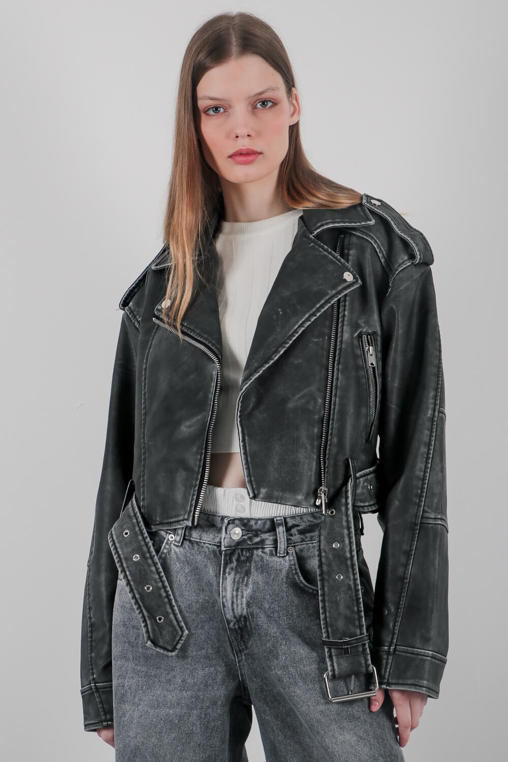 Μπουφάν biker crop με υφή δέρματος