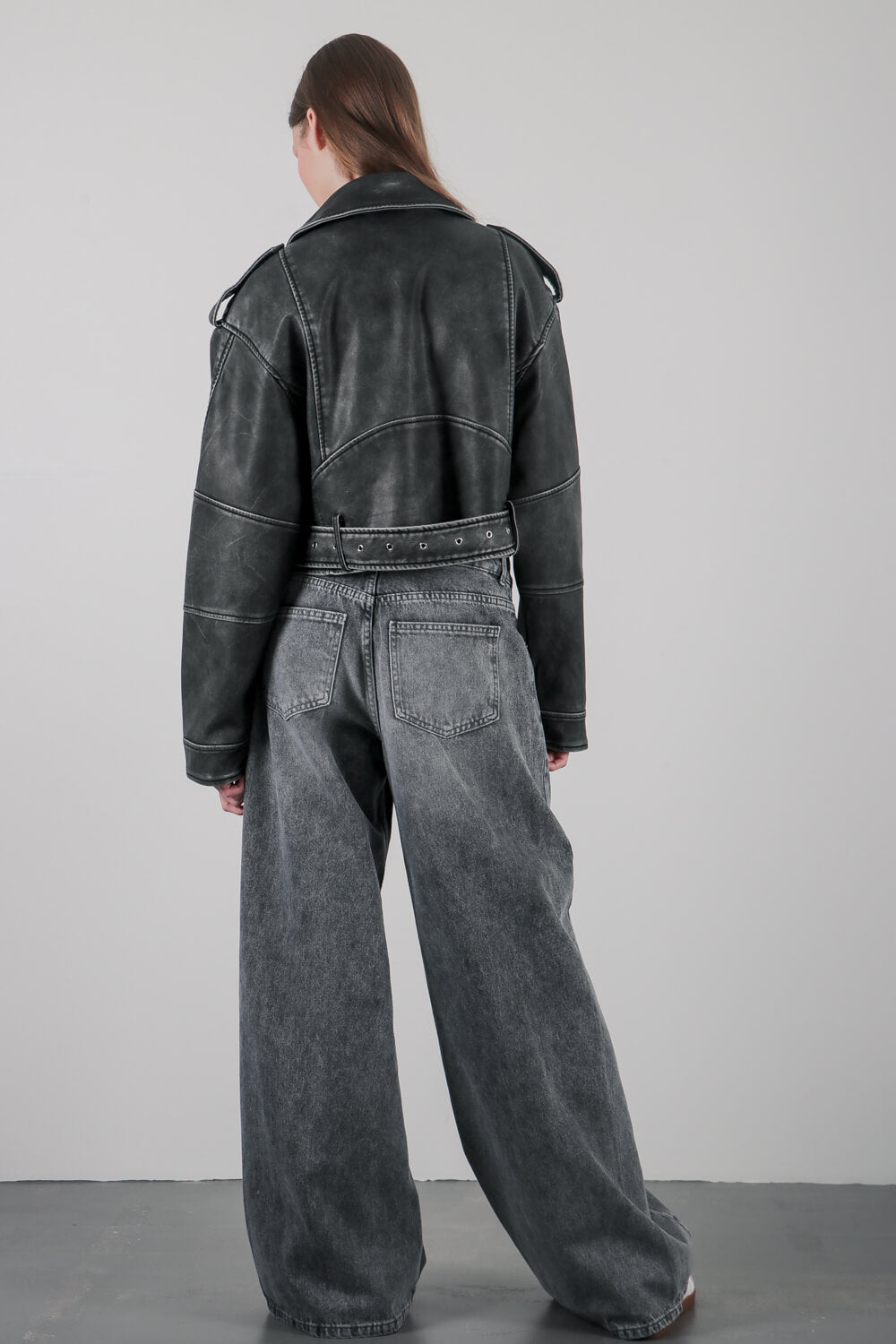 Μπουφάν biker crop με υφή δέρματος