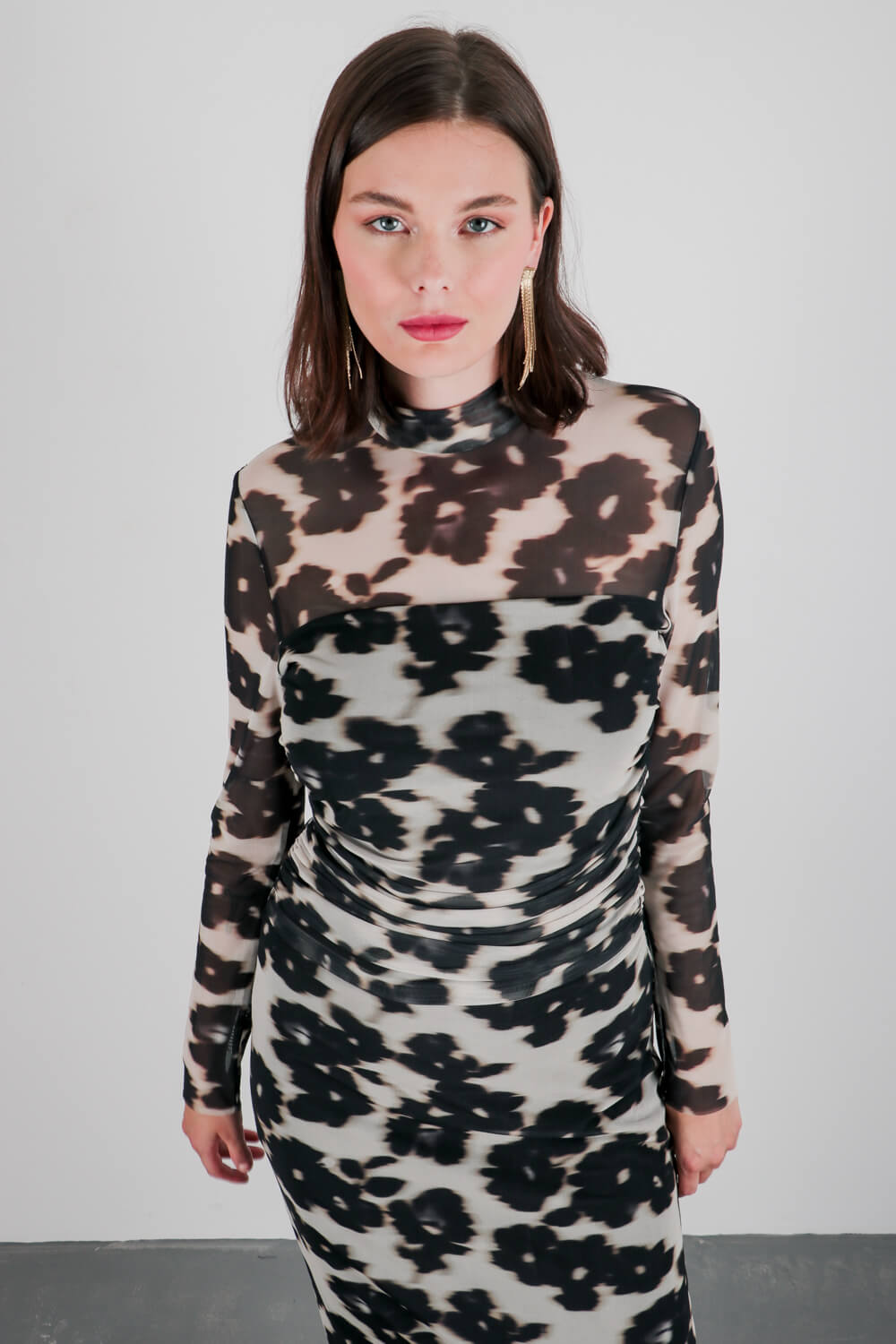 Εμπριμέ φόρεμα από τούλι