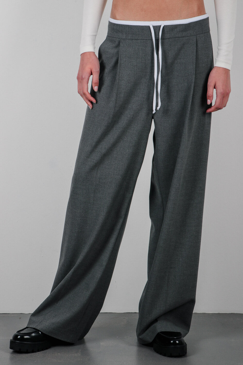 Φαρδύ παντελόνι με διπλή μέση