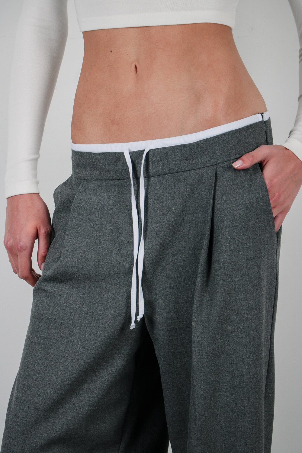 Φαρδύ παντελόνι με διπλή μέση