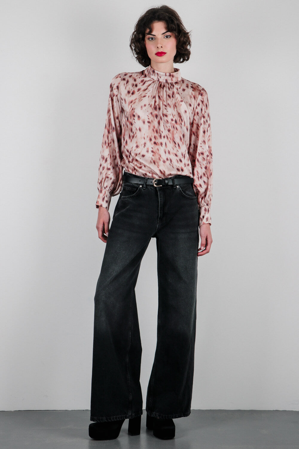 Σατινέ μπλούζα με όρθιο γιακά