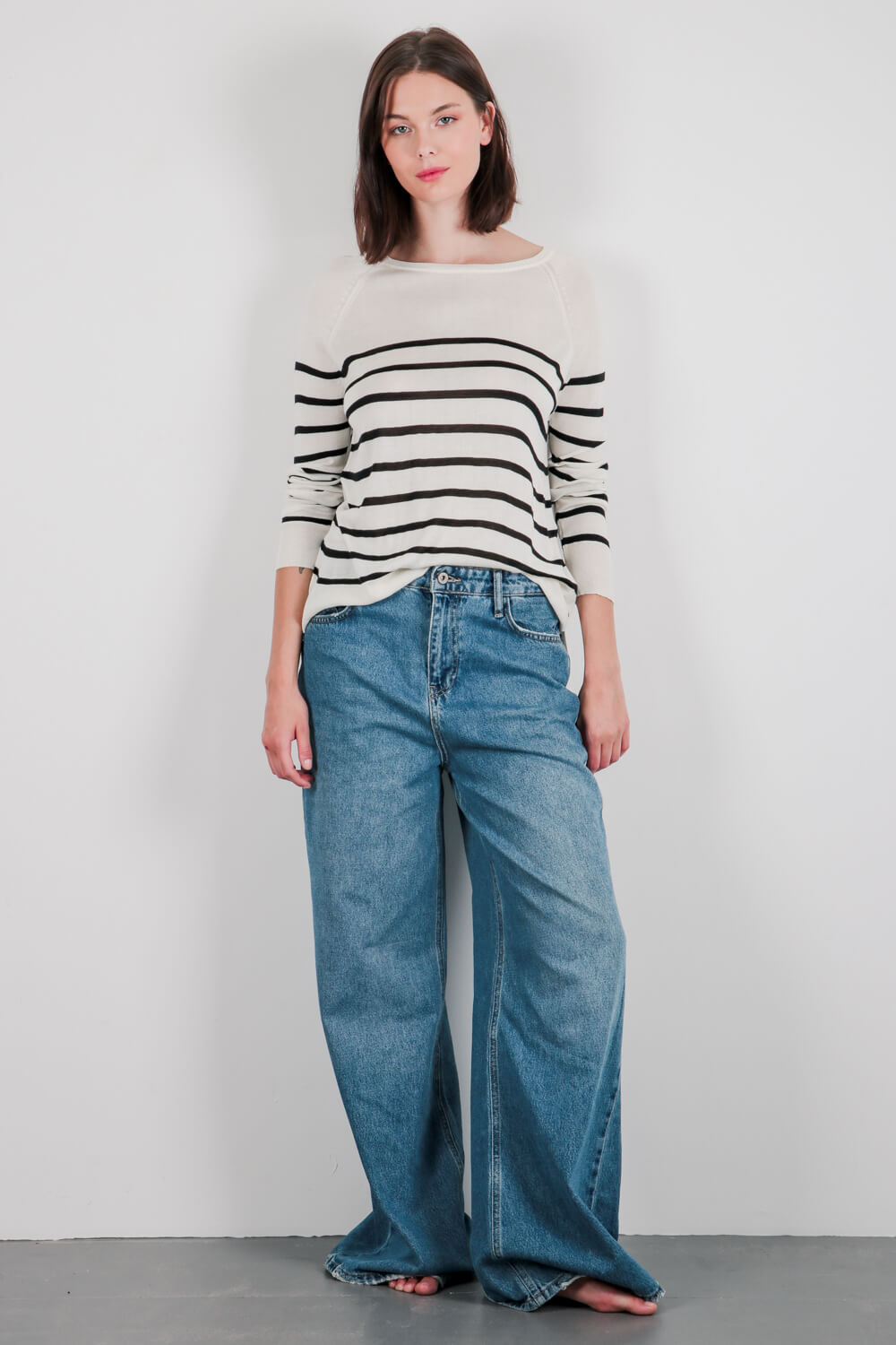 Ριγέ πλεκτό με λεπτή πλέξη