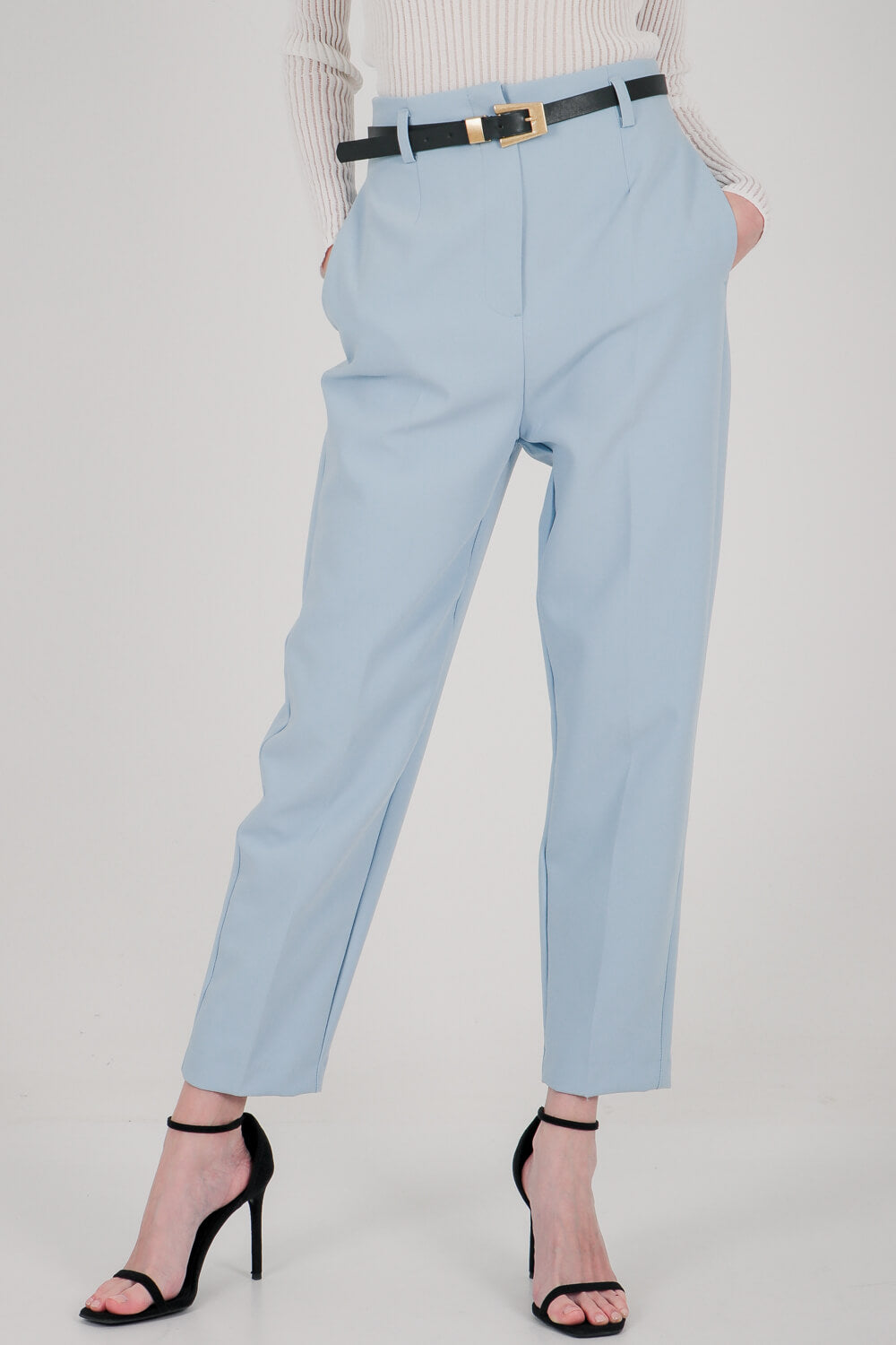Ψηλόμεσο παντελόνι με ζώνη