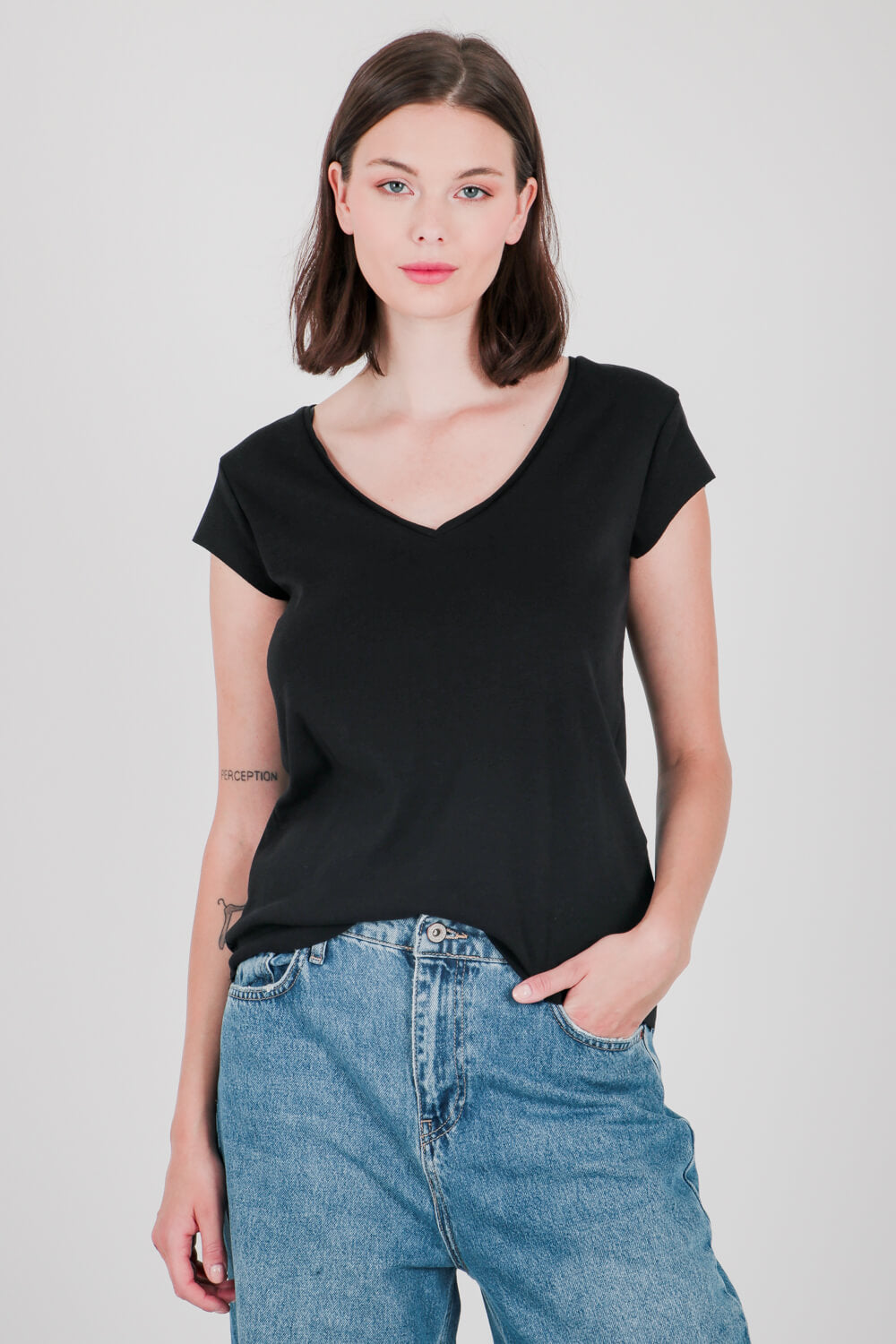 Βαμβακερή μπλούζα με V ντεκολτέ