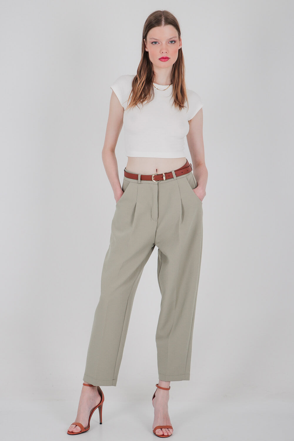 Παντελόνι carrot με ζώνη