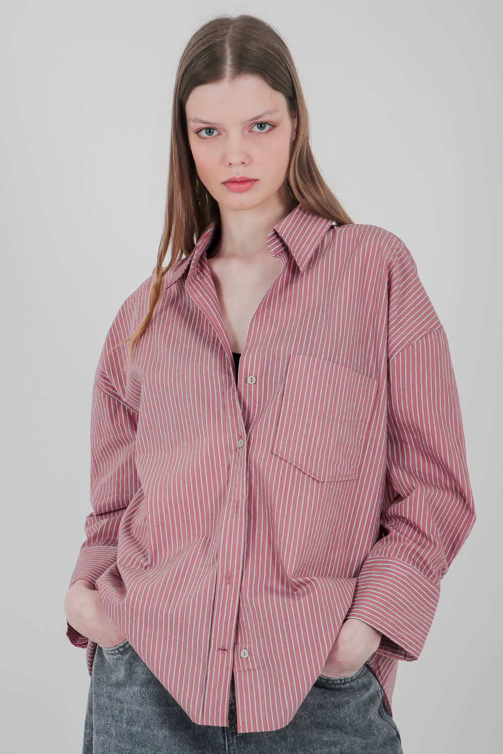 Ριγέ πουκάμισο σε άνετη γραμμή