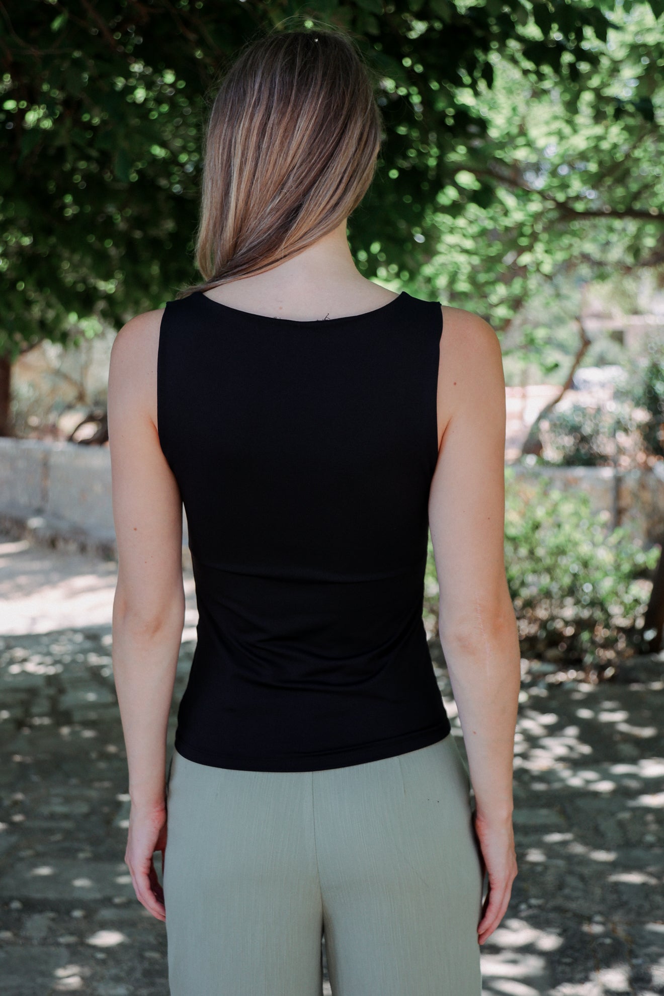 Μπλούζα με φαρδιά τιράντα