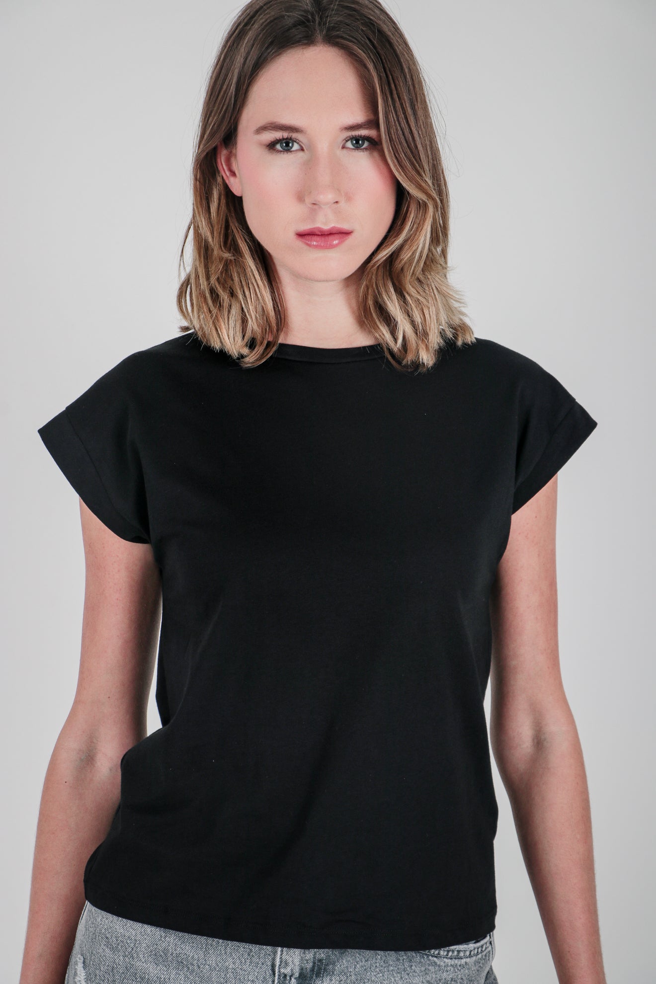 Βαμβακερή μπλούζα basic με μανίκι ντραπέ