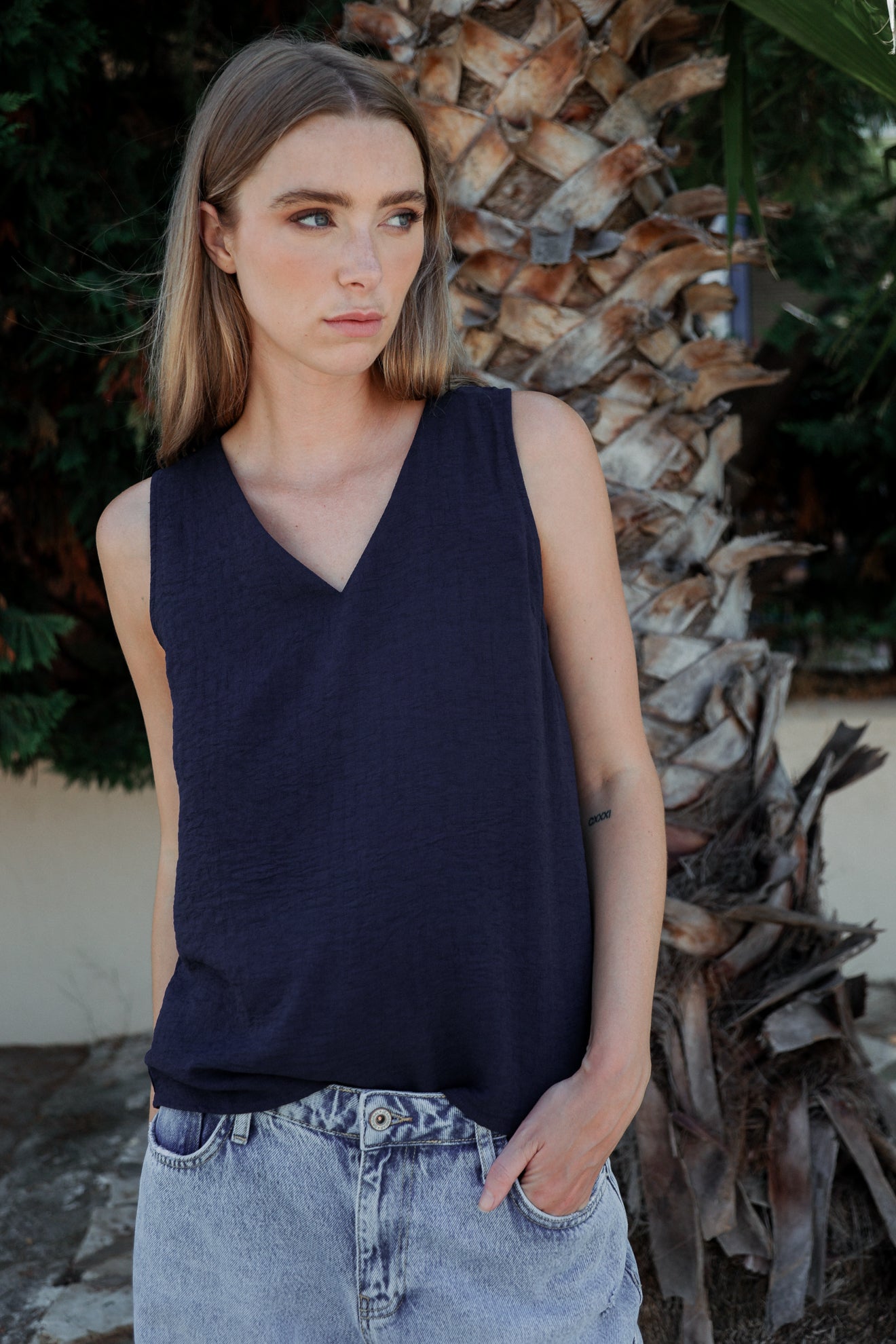 Μπλούζα με V ντεκολτέ