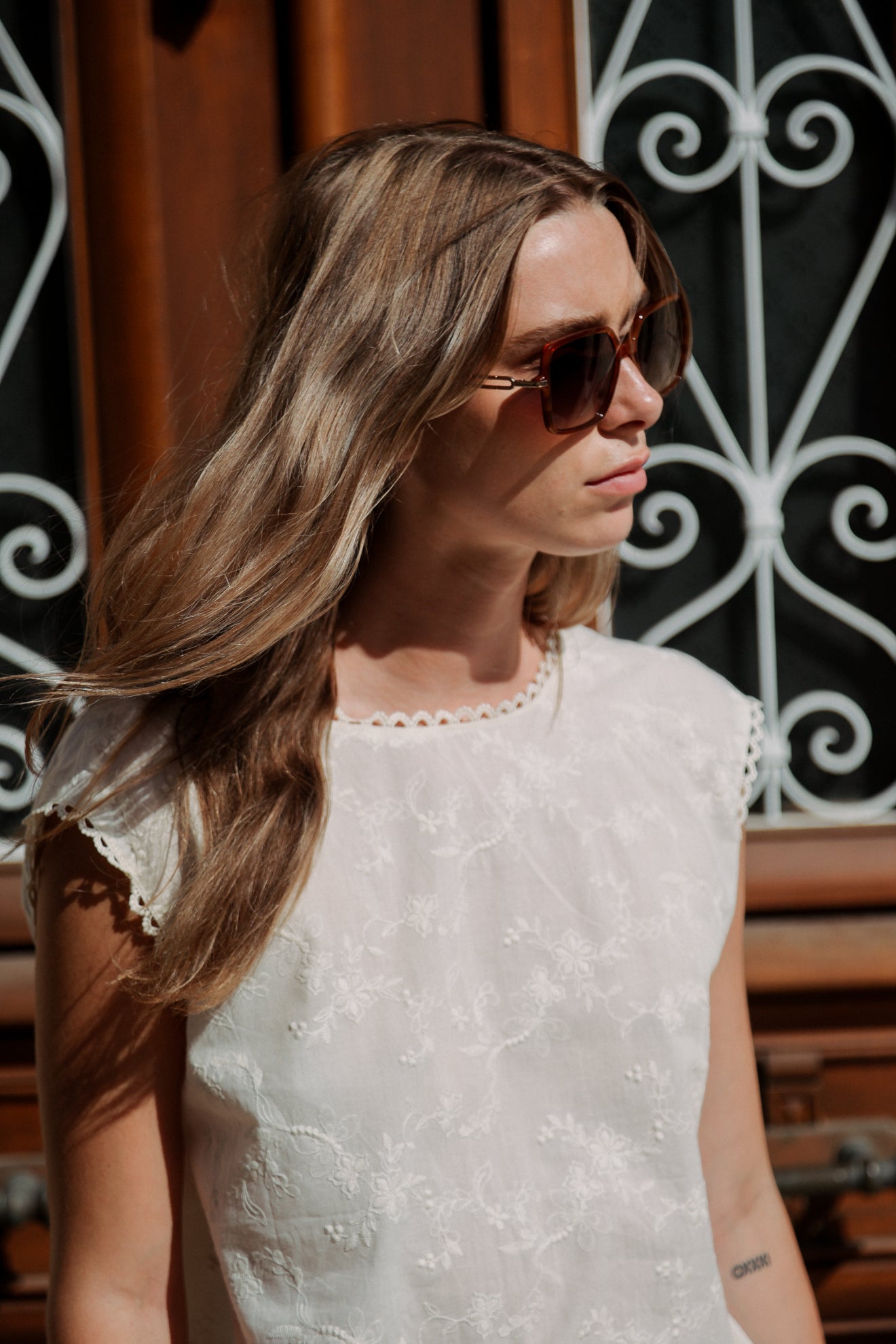 Βαμβακερή μπλούζα με κεντήματα