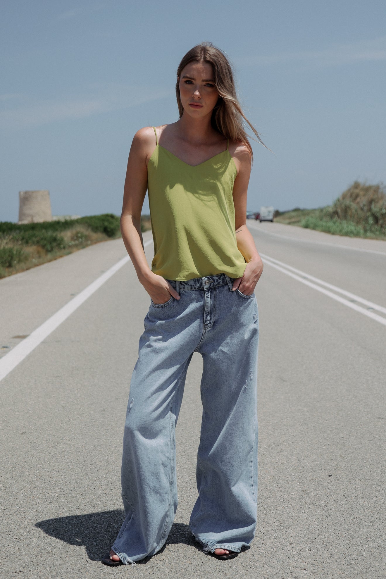 Μπλούζα με λεπτή τιράντα