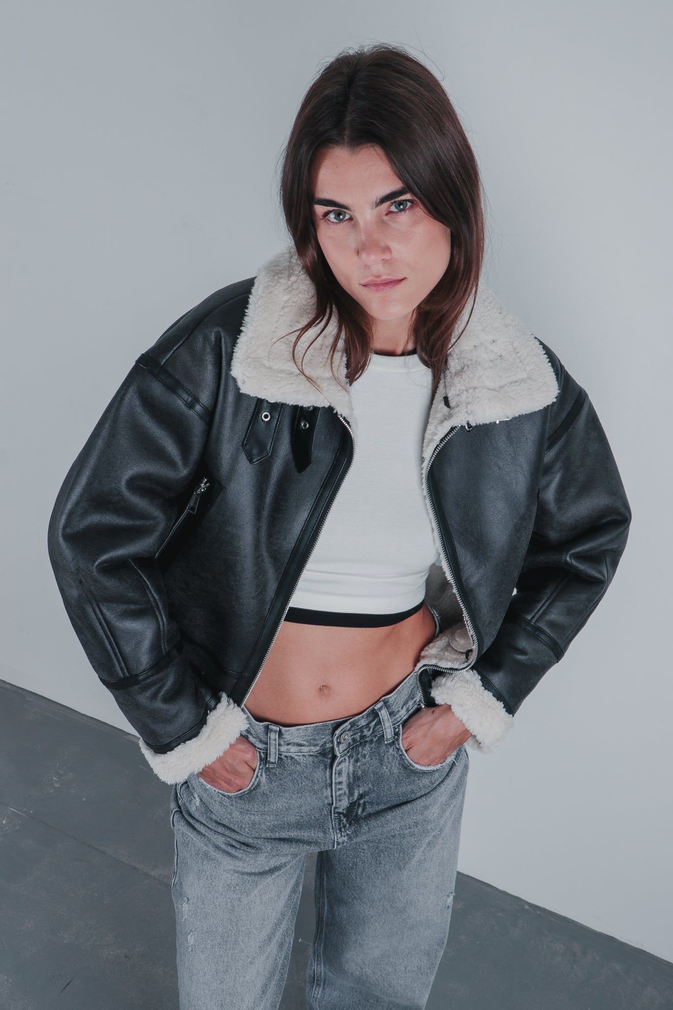 Κοντό μπουφάν με συνθετικό μαλλί προβάτου