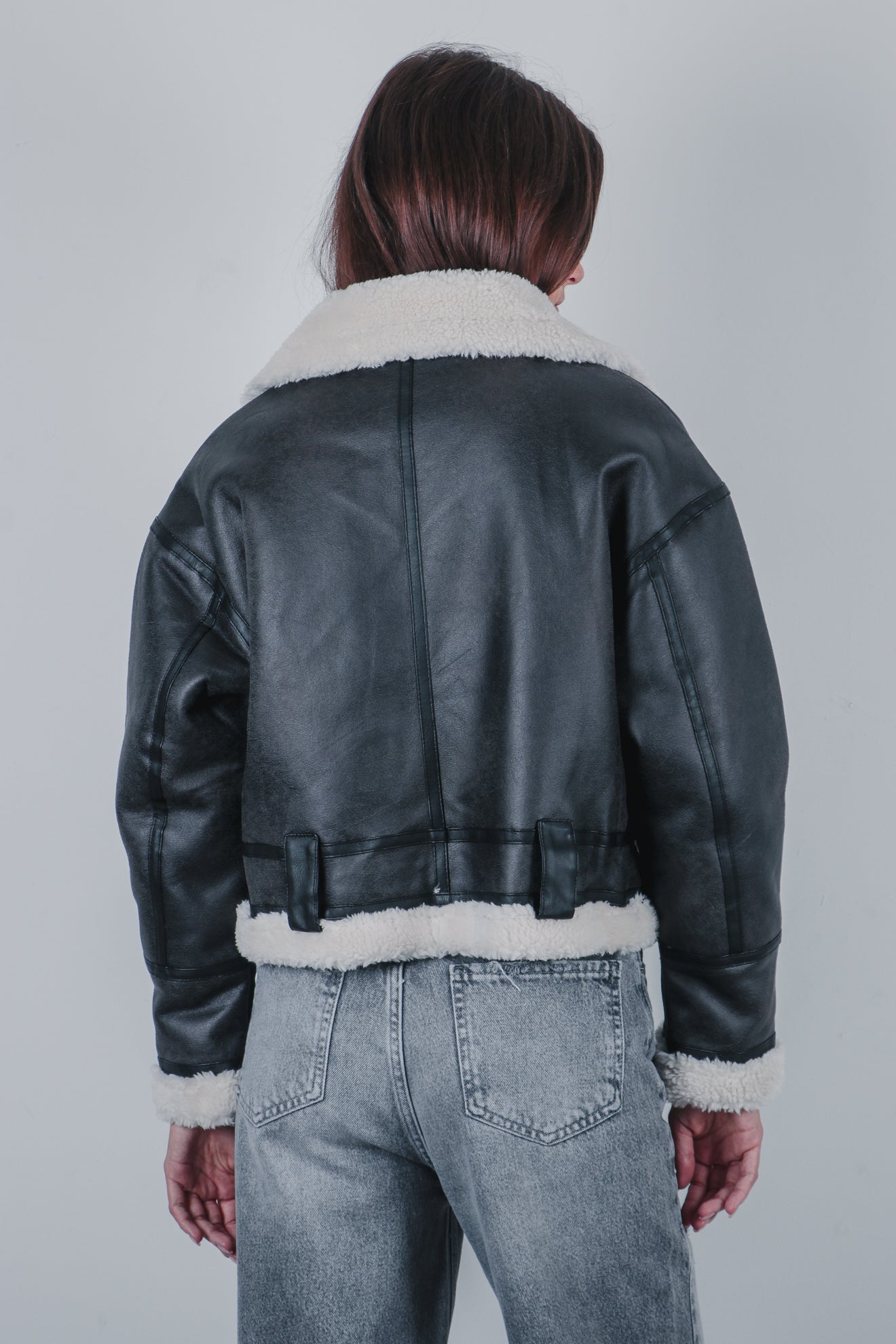 Κοντό μπουφάν με συνθετικό μαλλί προβάτου