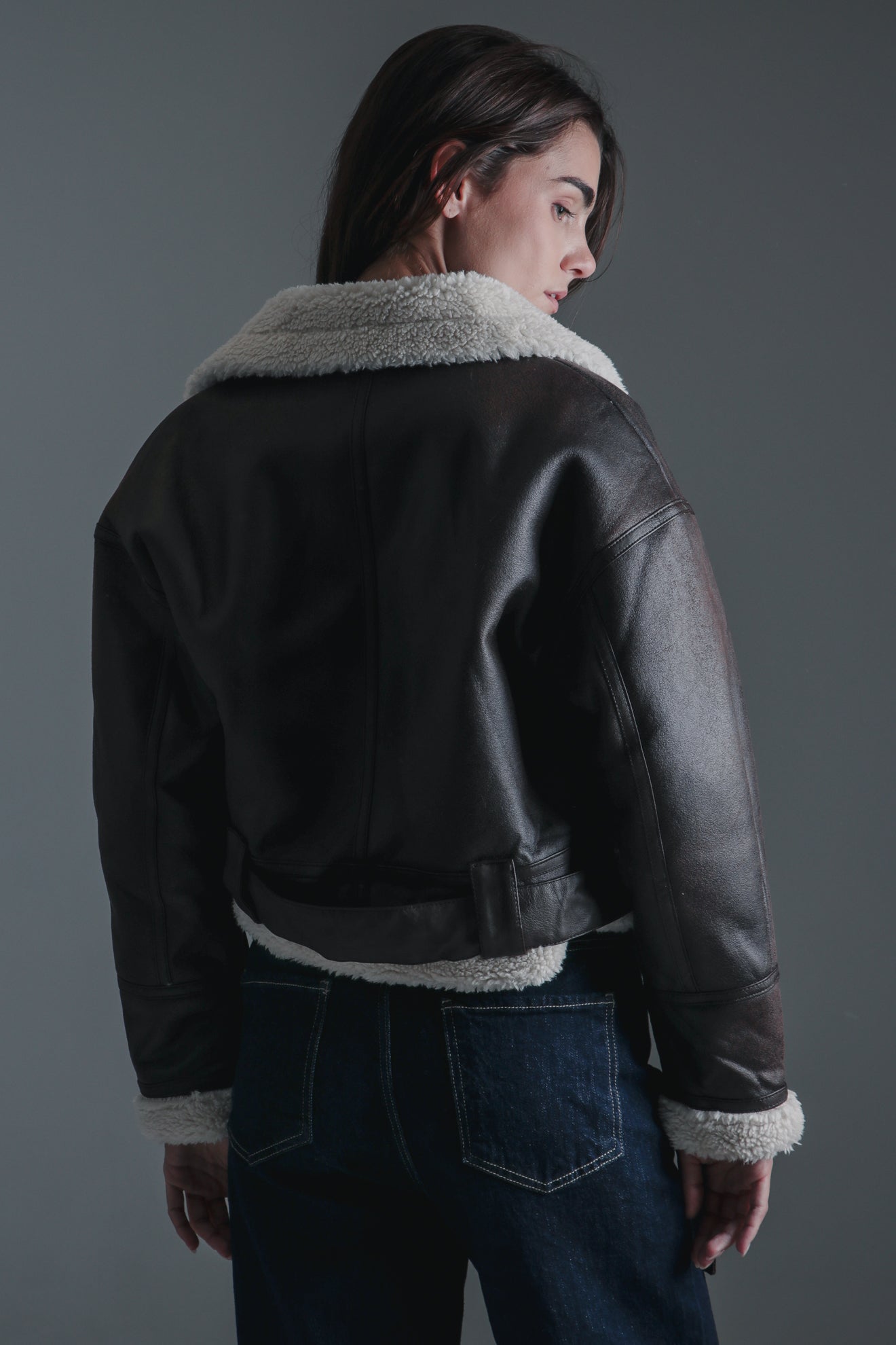 Κοντό μπουφάν με συνθετικό μαλλί προβάτου