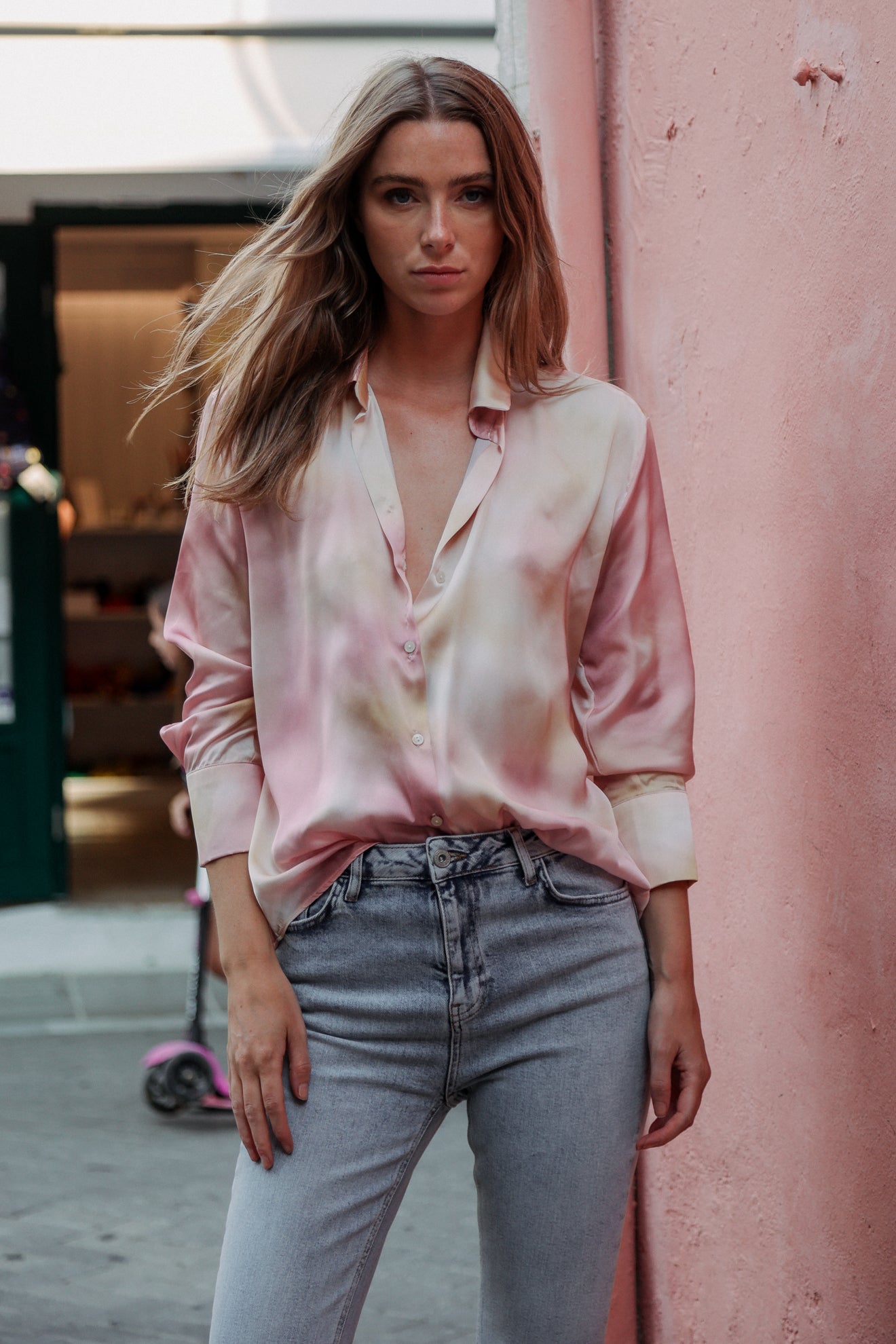 Εμπριμέ πουκάμισο σατέν