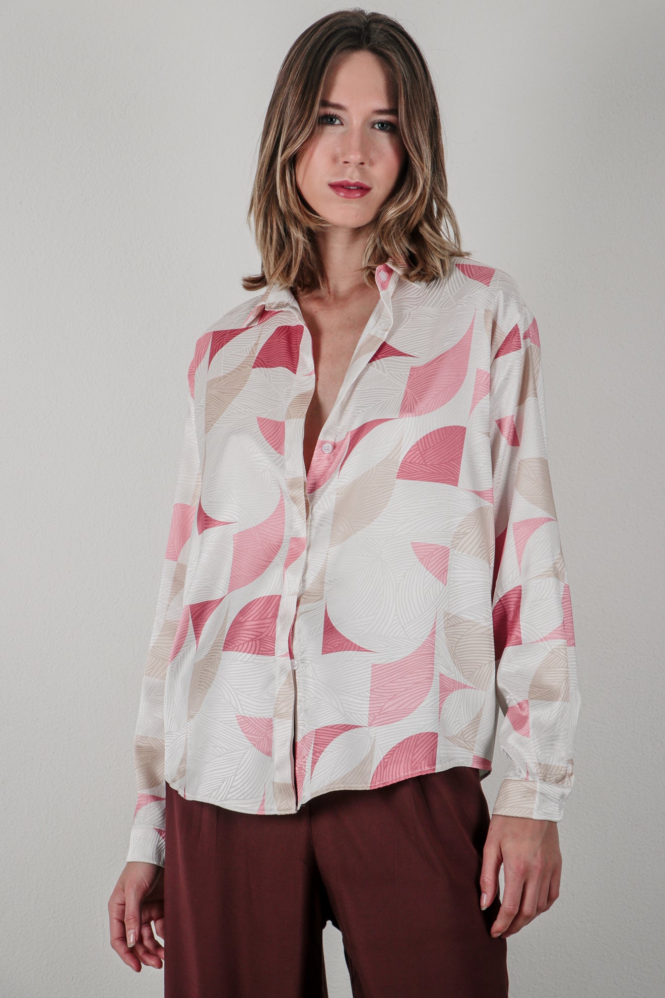 Εμπριμέ πουκάμισο σατινέ