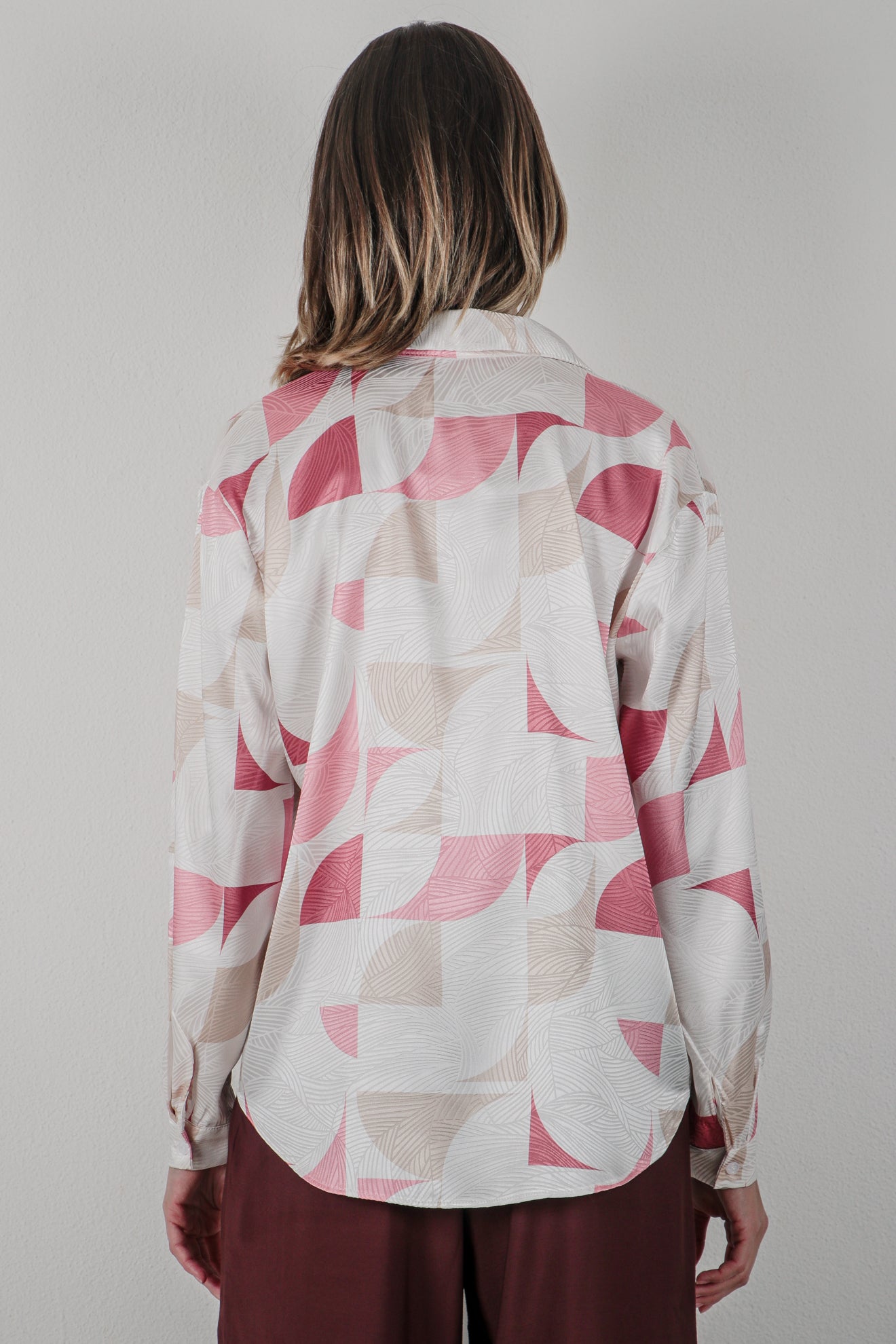 Εμπριμέ πουκάμισο σατινέ