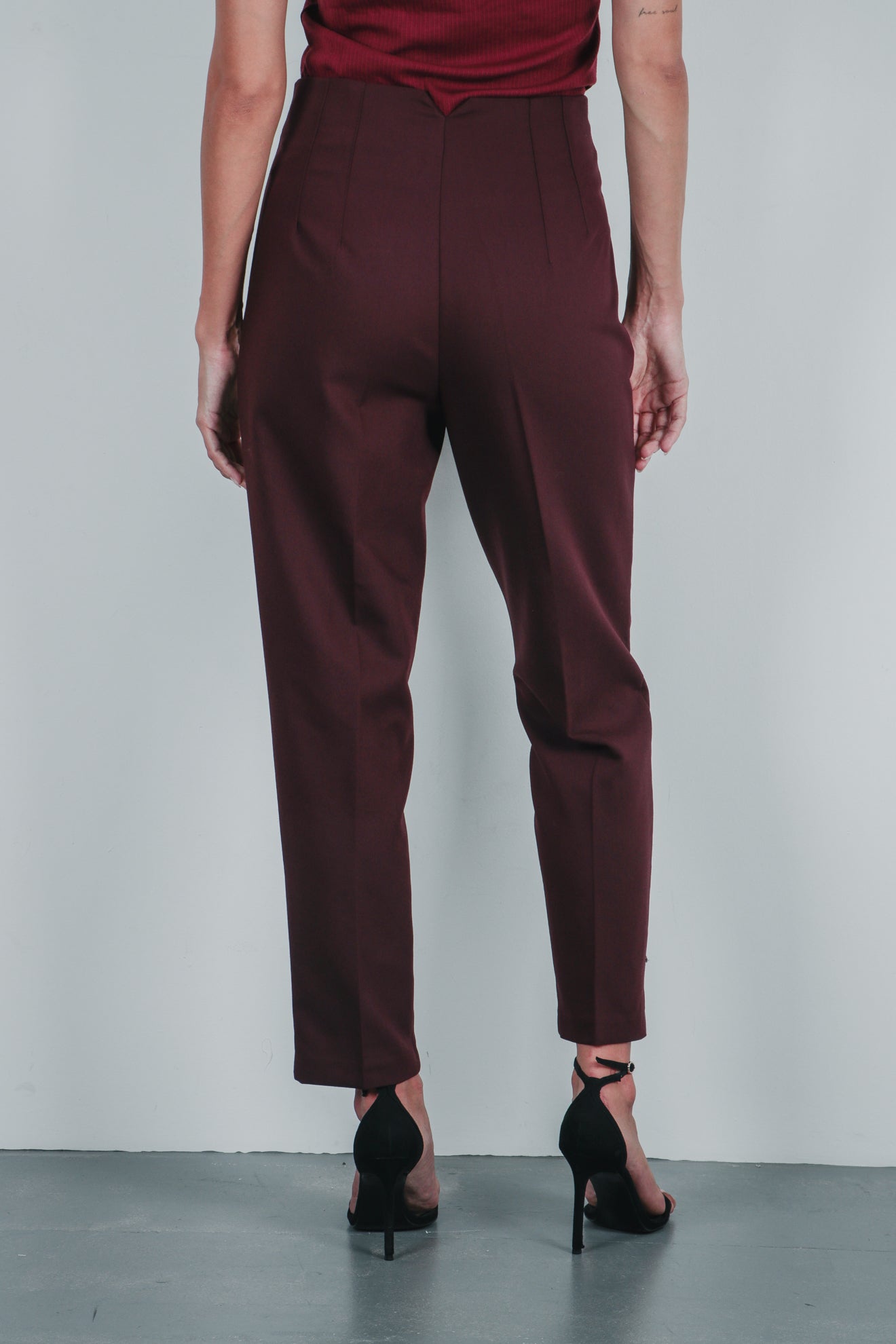 Παντελόνι με τονισμένες ραφές