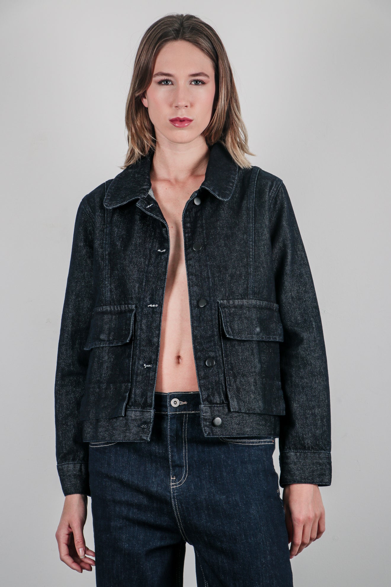 Μπουφάν ντένιμ με τσέπες patch