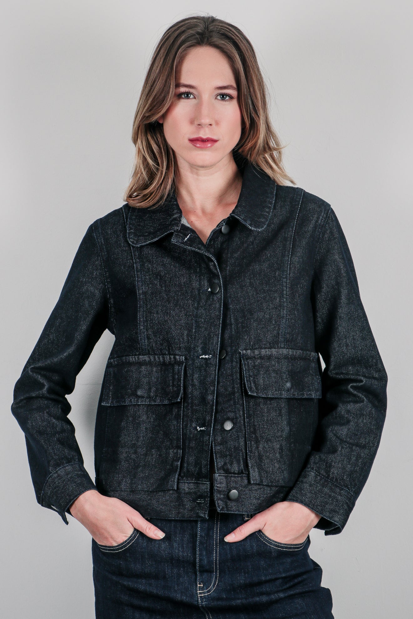 Μπουφάν ντένιμ με τσέπες patch