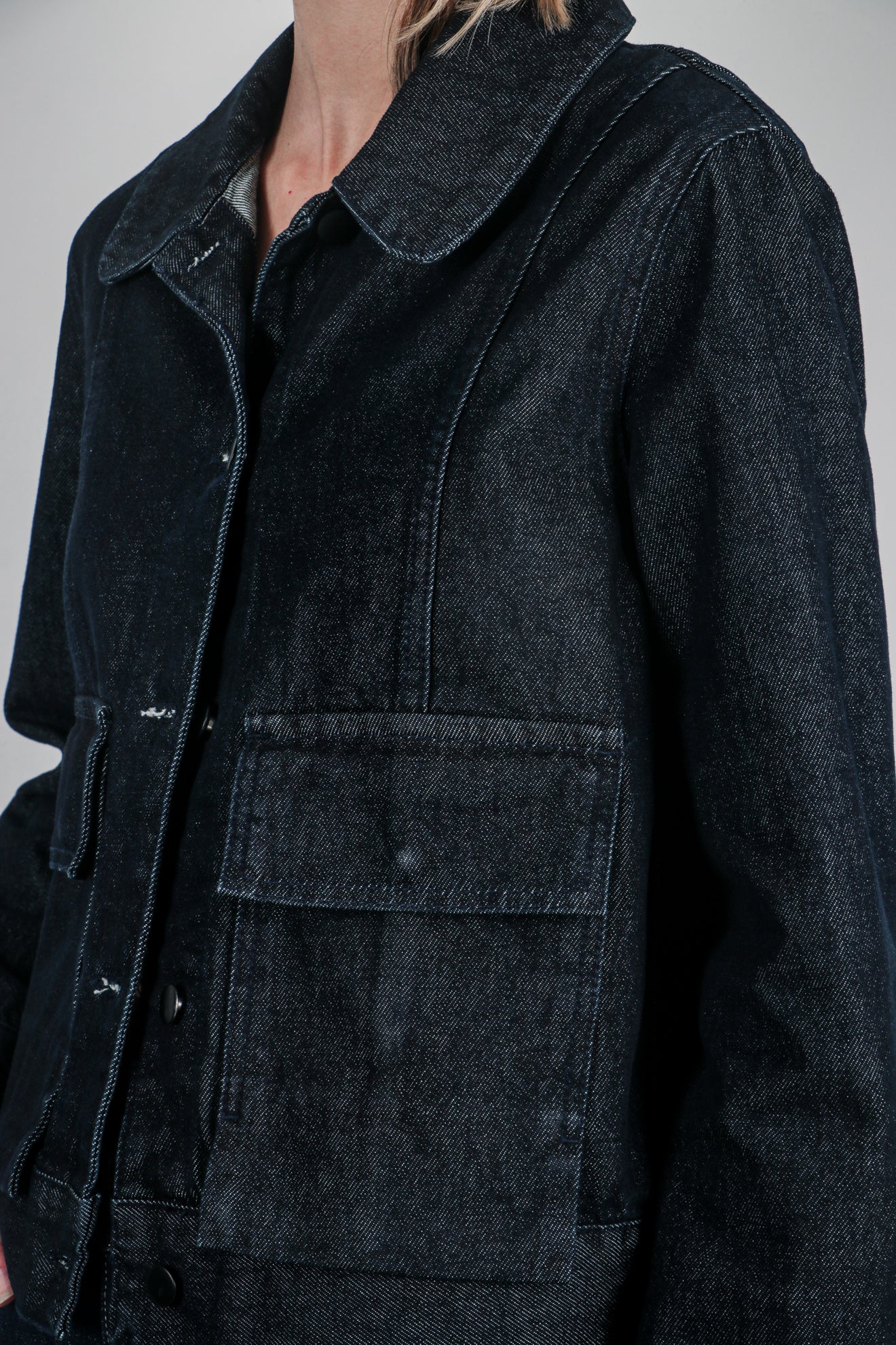 Μπουφάν ντένιμ με τσέπες patch